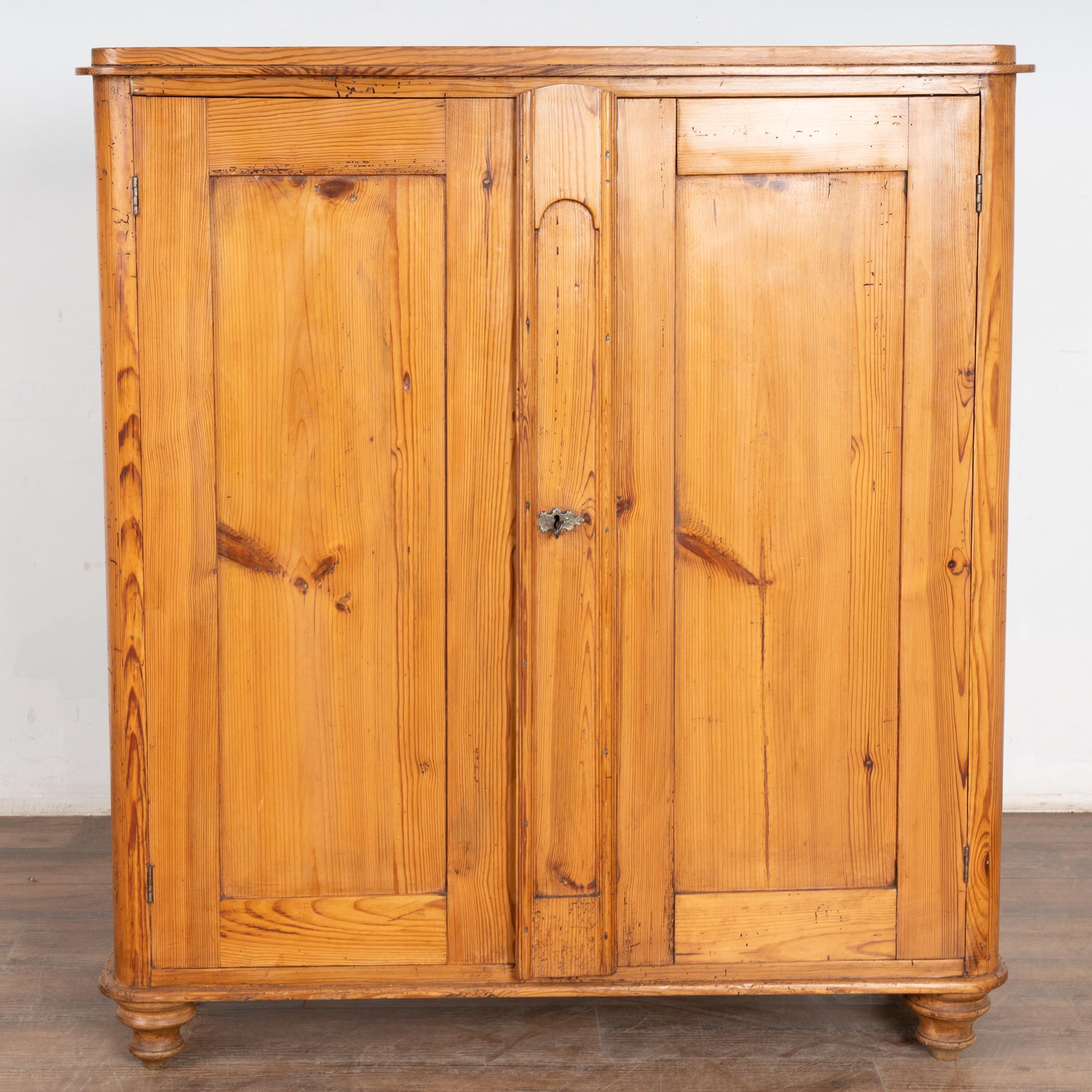 Svedese Mobile credenza in pino svedese del XIX secolo in vendita