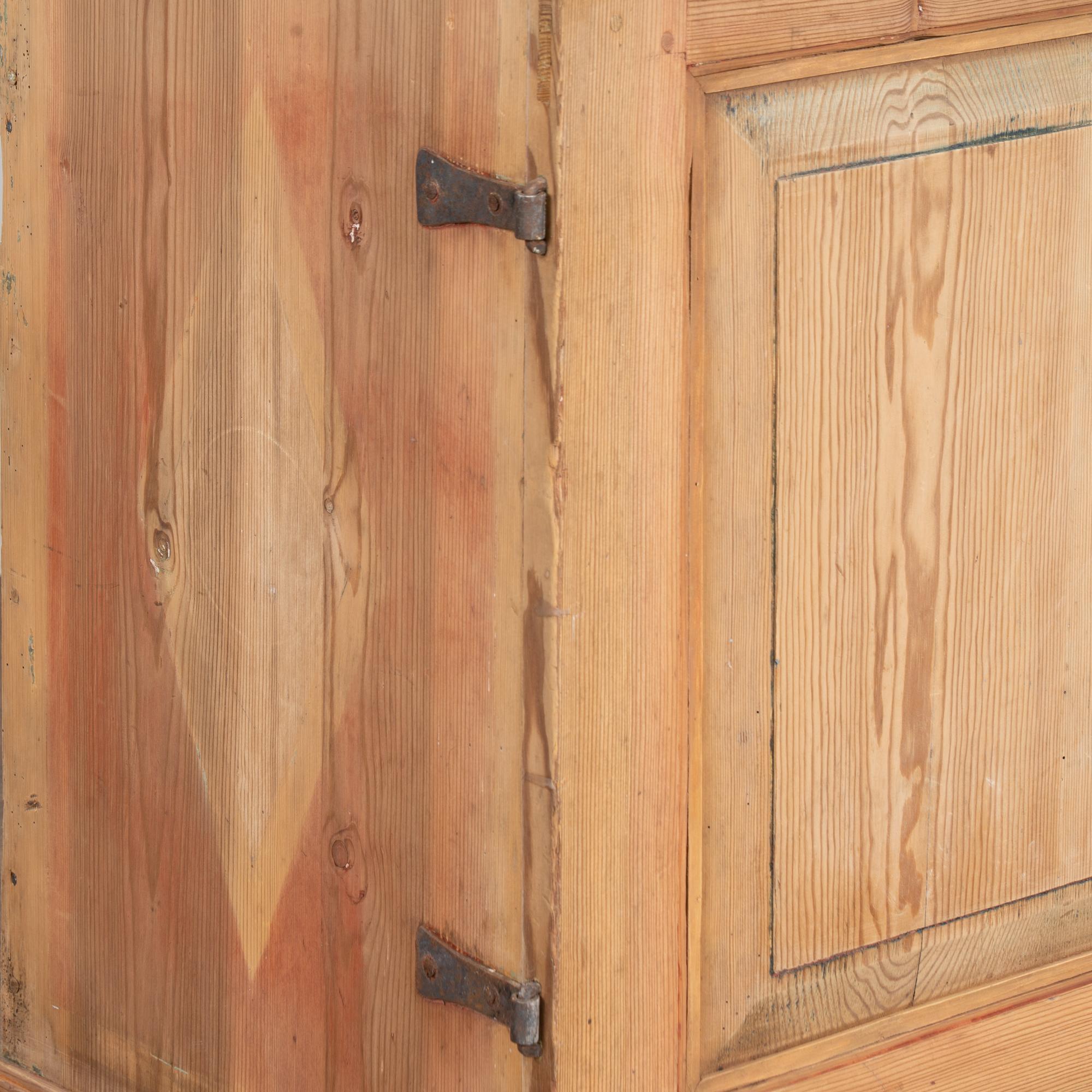 Mobile credenza in pino svedese del XIX secolo in vendita 2