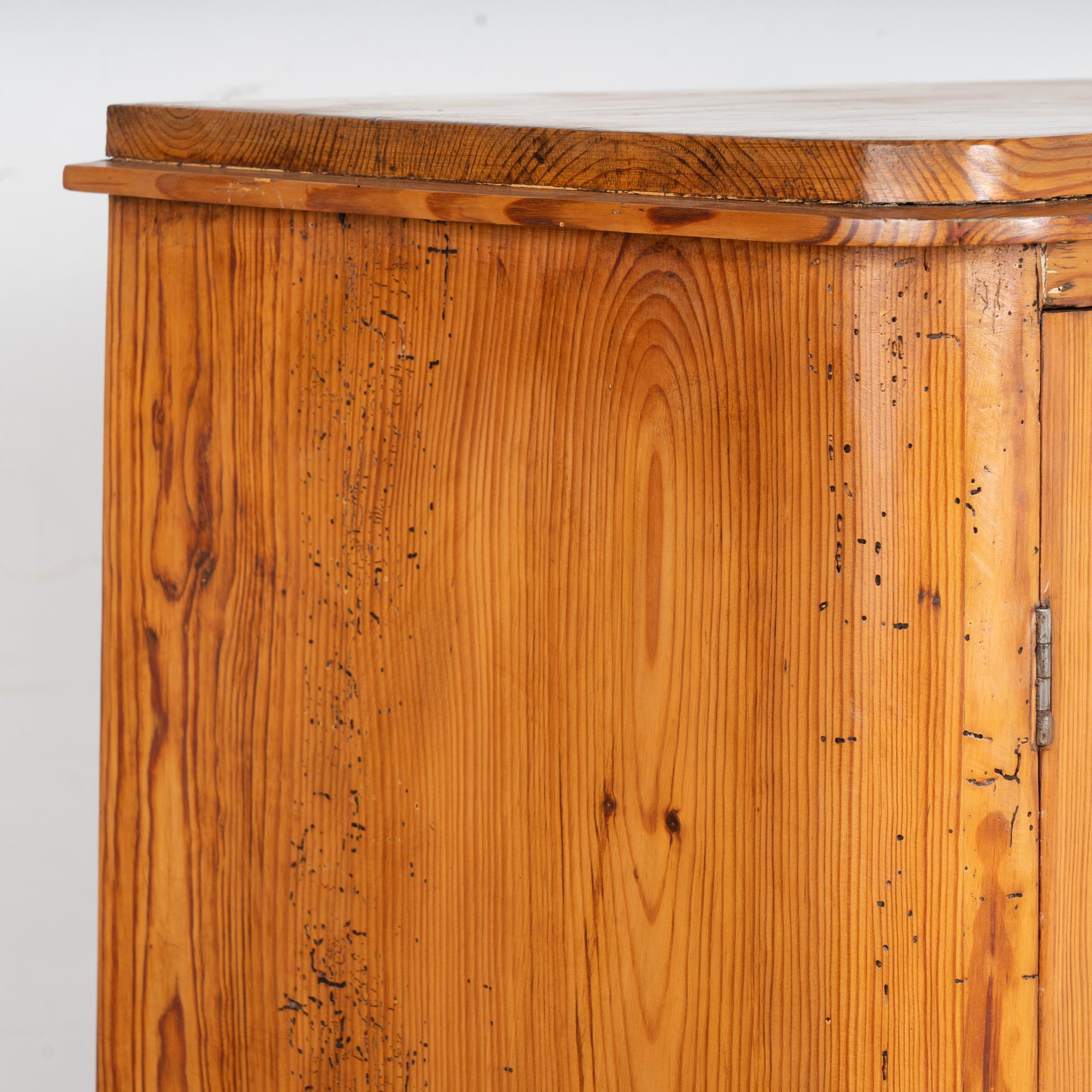 Mobile credenza in pino svedese del XIX secolo in vendita 2