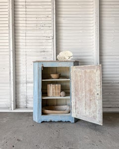 Armadio a un'anta in pino svedese del XIX secolo, vernice blu originale