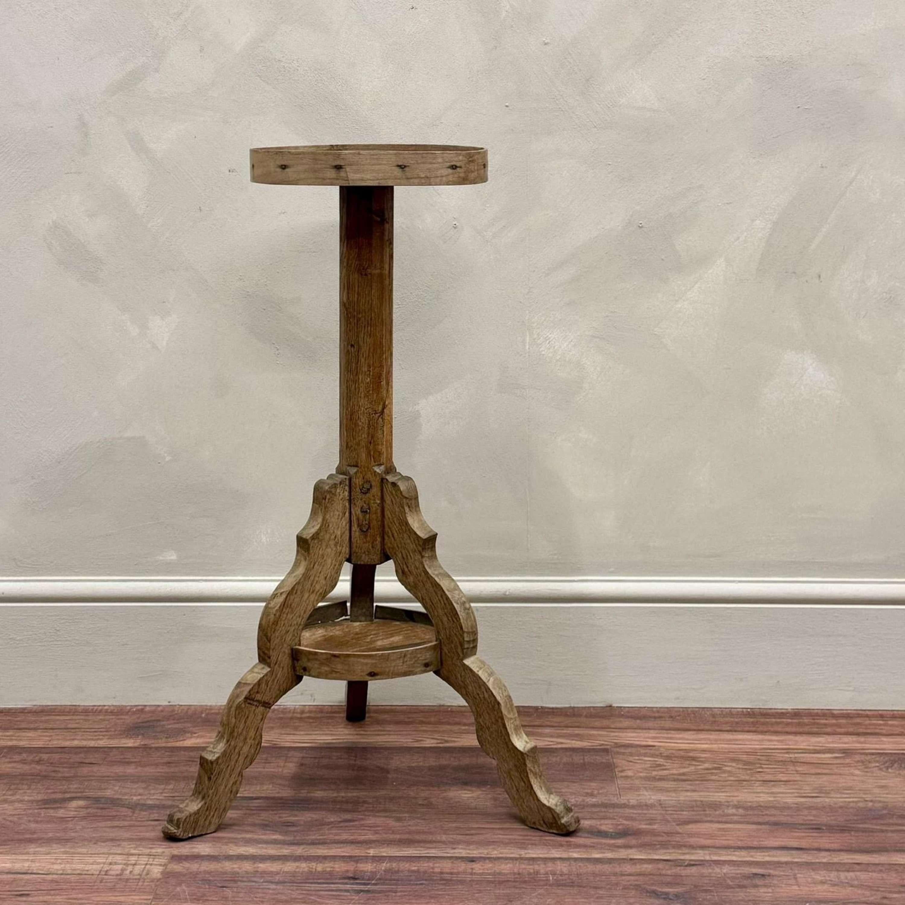Primitive, 19th century, bentwood side table / jardiniere stand.
Tri form hand carved, peg jointed legs.
Sweden circa, 1880

Height - 73.4 cm
Top Diameter - 26 cm
Leg Diameter 44 cm

Please message if any further info or photos are required 

We are