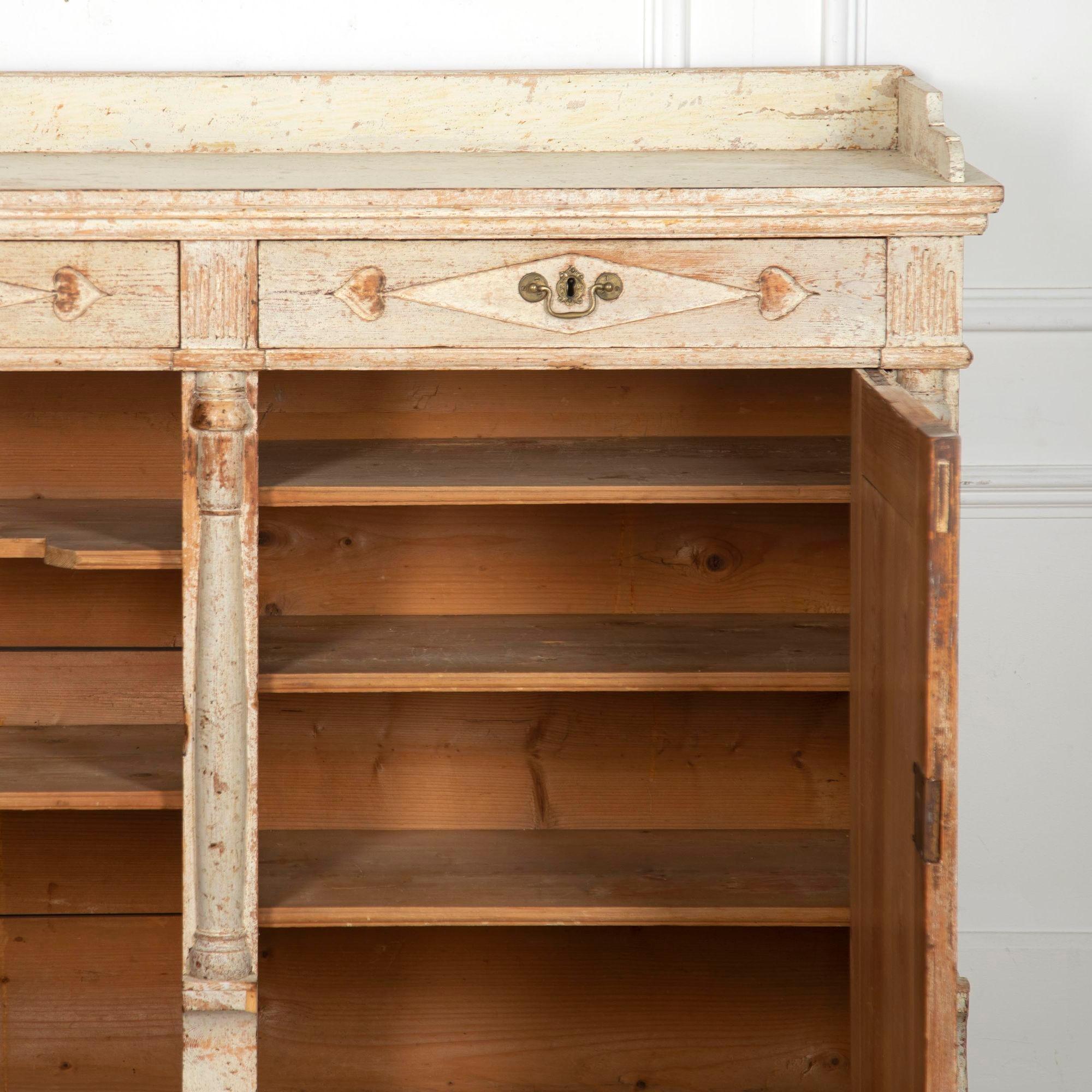 Legno Buffet provinciale svedese del XIX secolo in vendita
