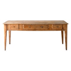 Table provinciale suédoise du XIXe siècle