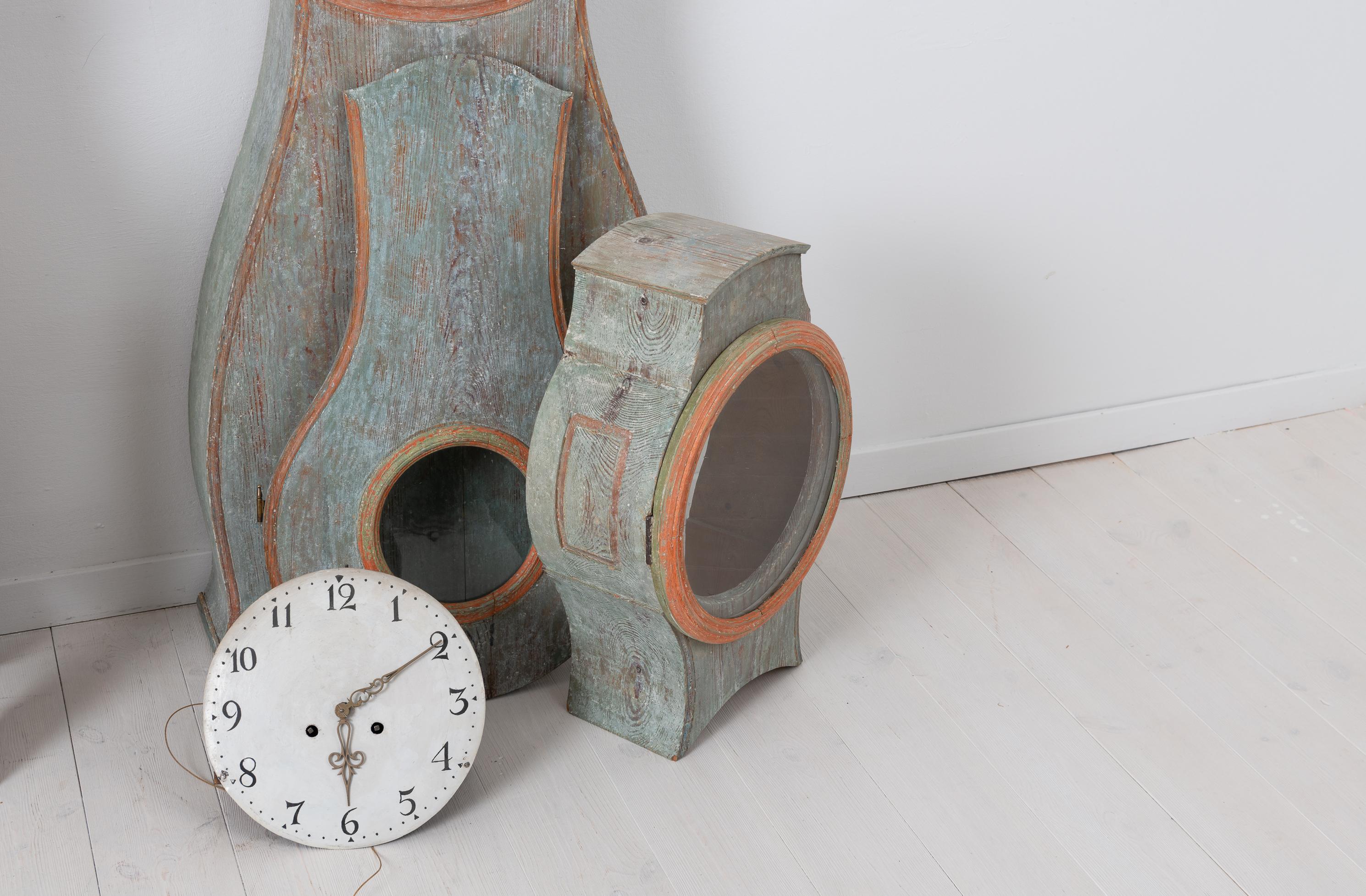 Horloge rococo suédoise du 19ème siècle à boîtier long en vente 2