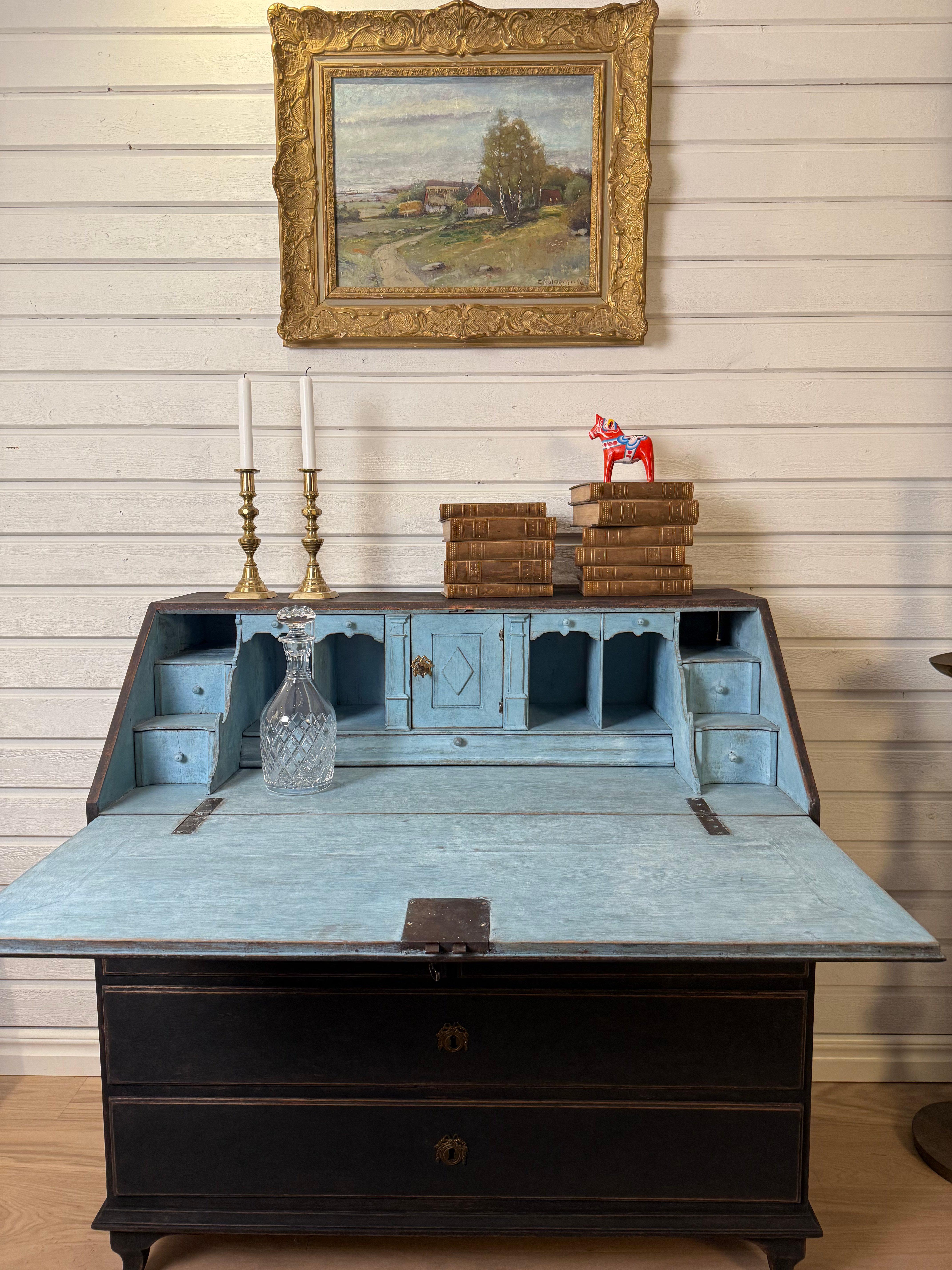 19th Century Swedish Gustavian Style Secretary / Writing Desk - Painted For Sale 6