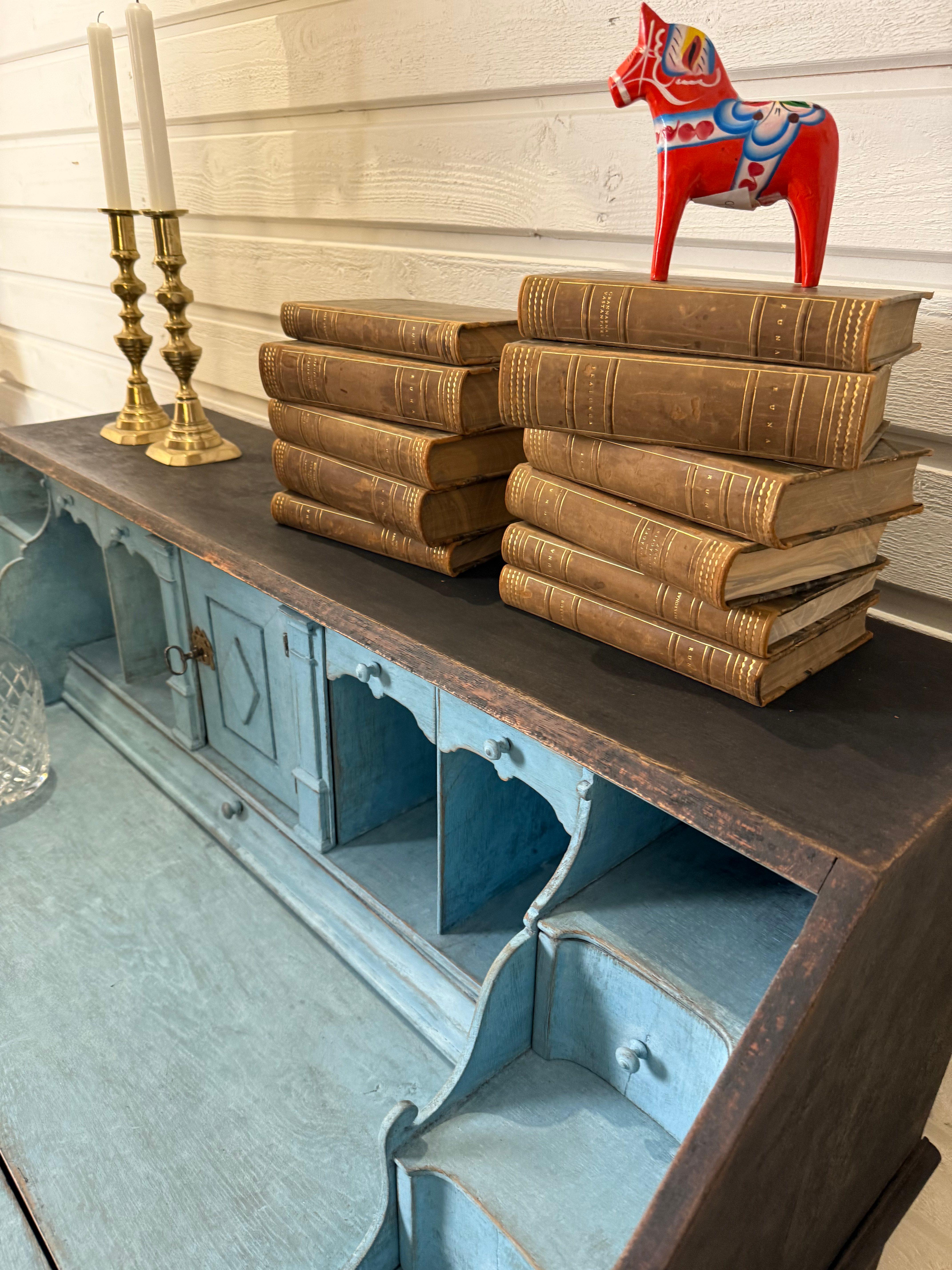 19th Century Swedish Gustavian Style Secretary / Writing Desk - Painted For Sale 10