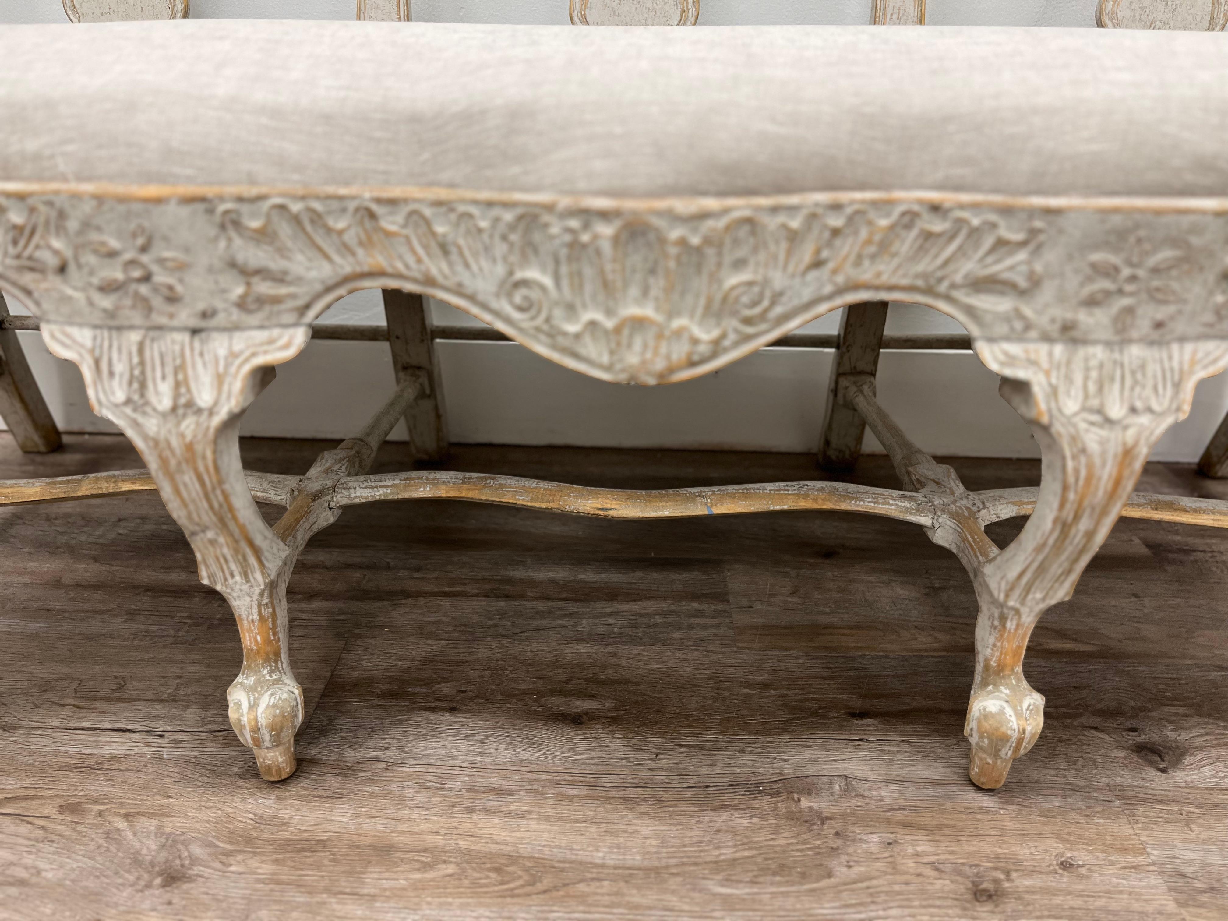 Canapé rococo suédois du 18ème siècle Bon état - En vente à Huntington, NY