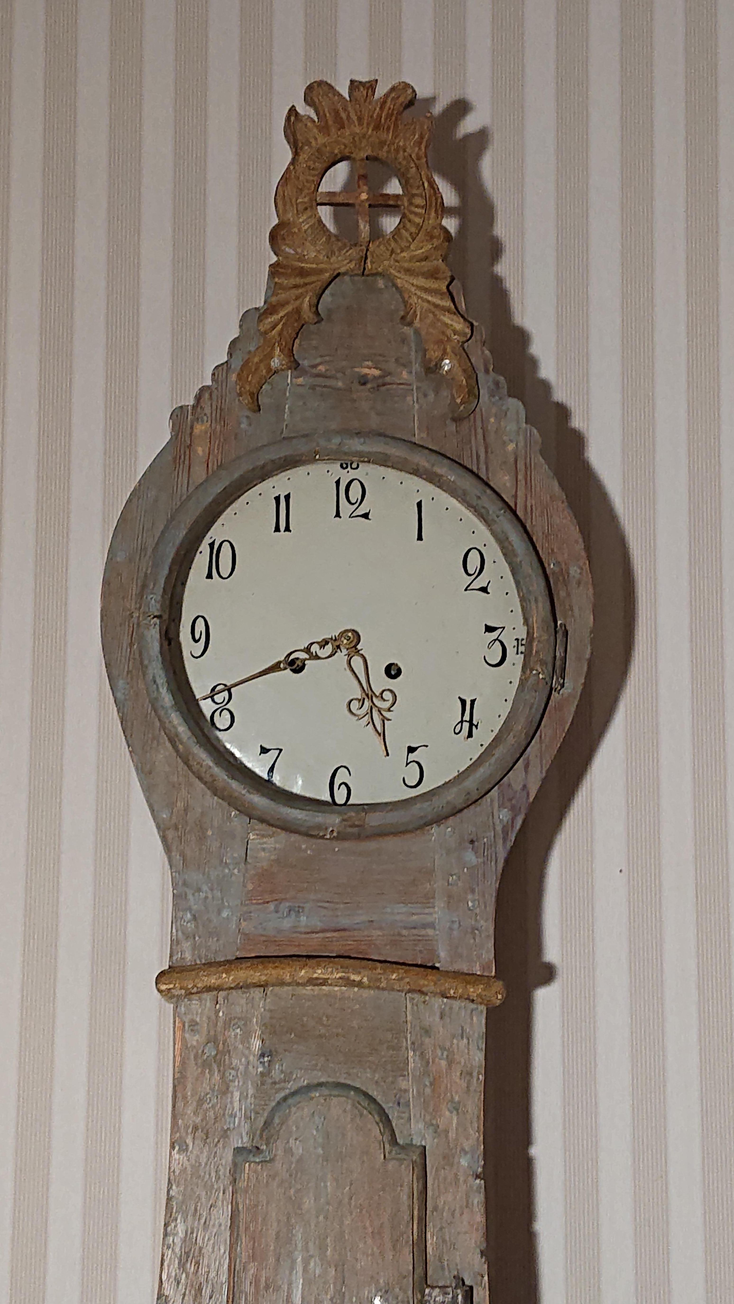19th Century Swedish Rococo Tall Case Clock with Original Paint In Good Condition For Sale In Boden, SE