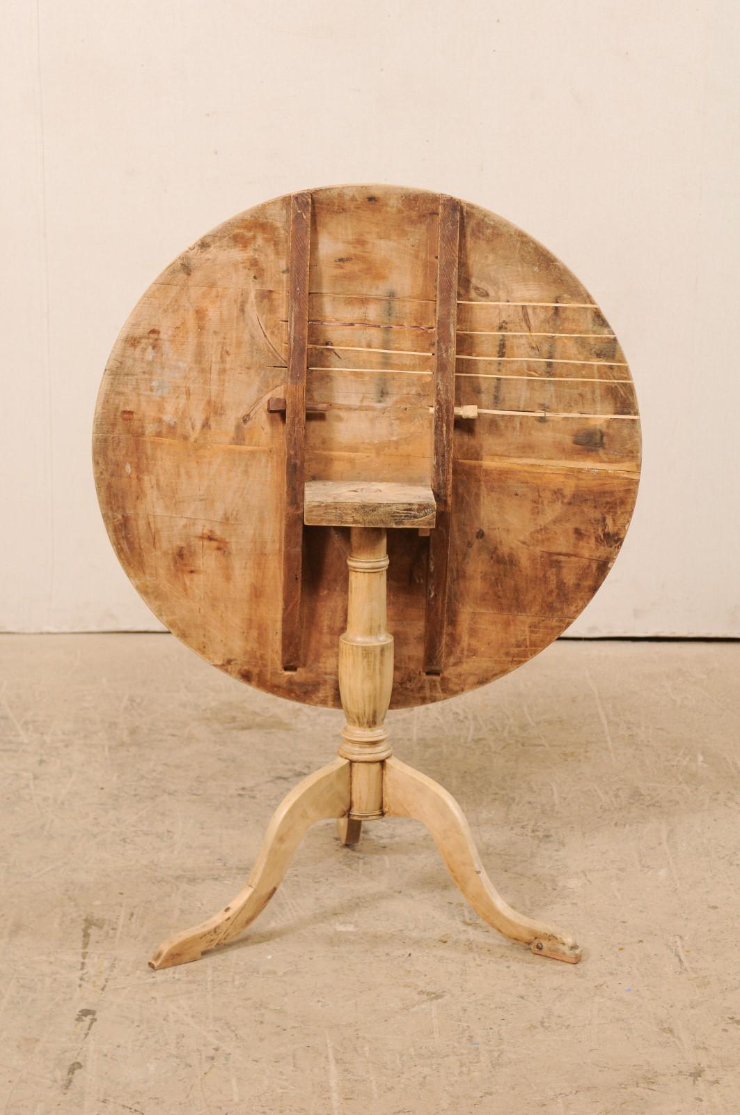 19th Century Swedish Round Bleached Wood Tilt-Top Guéridon Table 7
