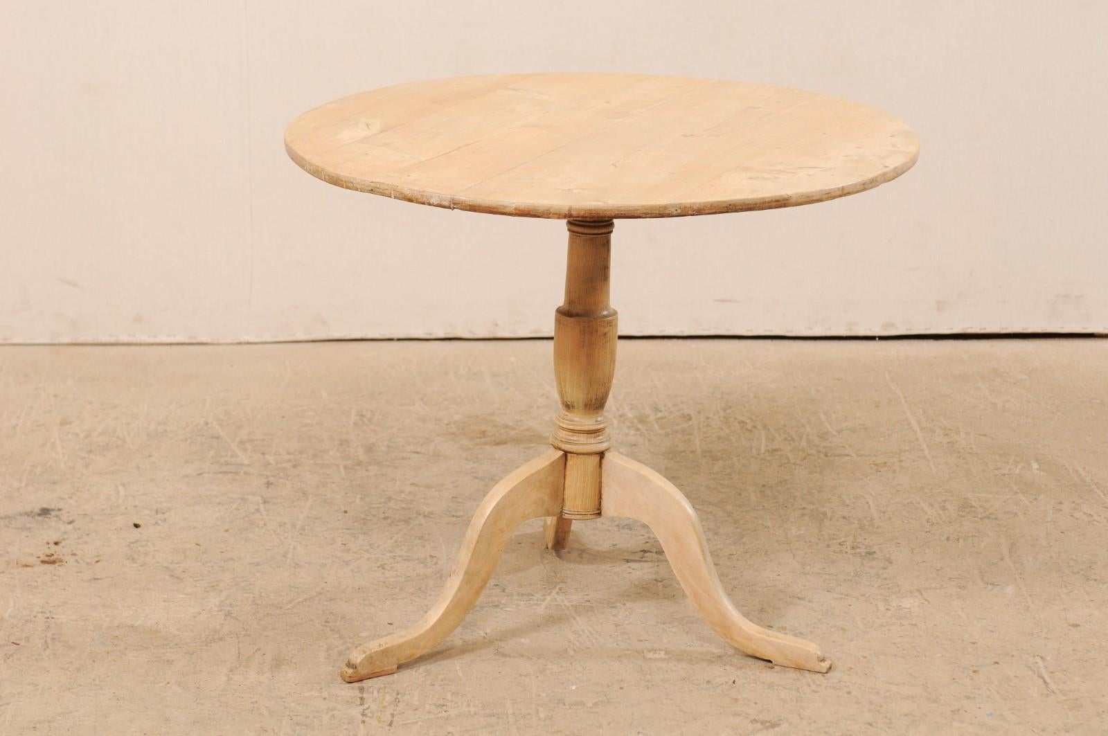 19th Century Swedish Round Bleached Wood Tilt-Top Guéridon Table 3