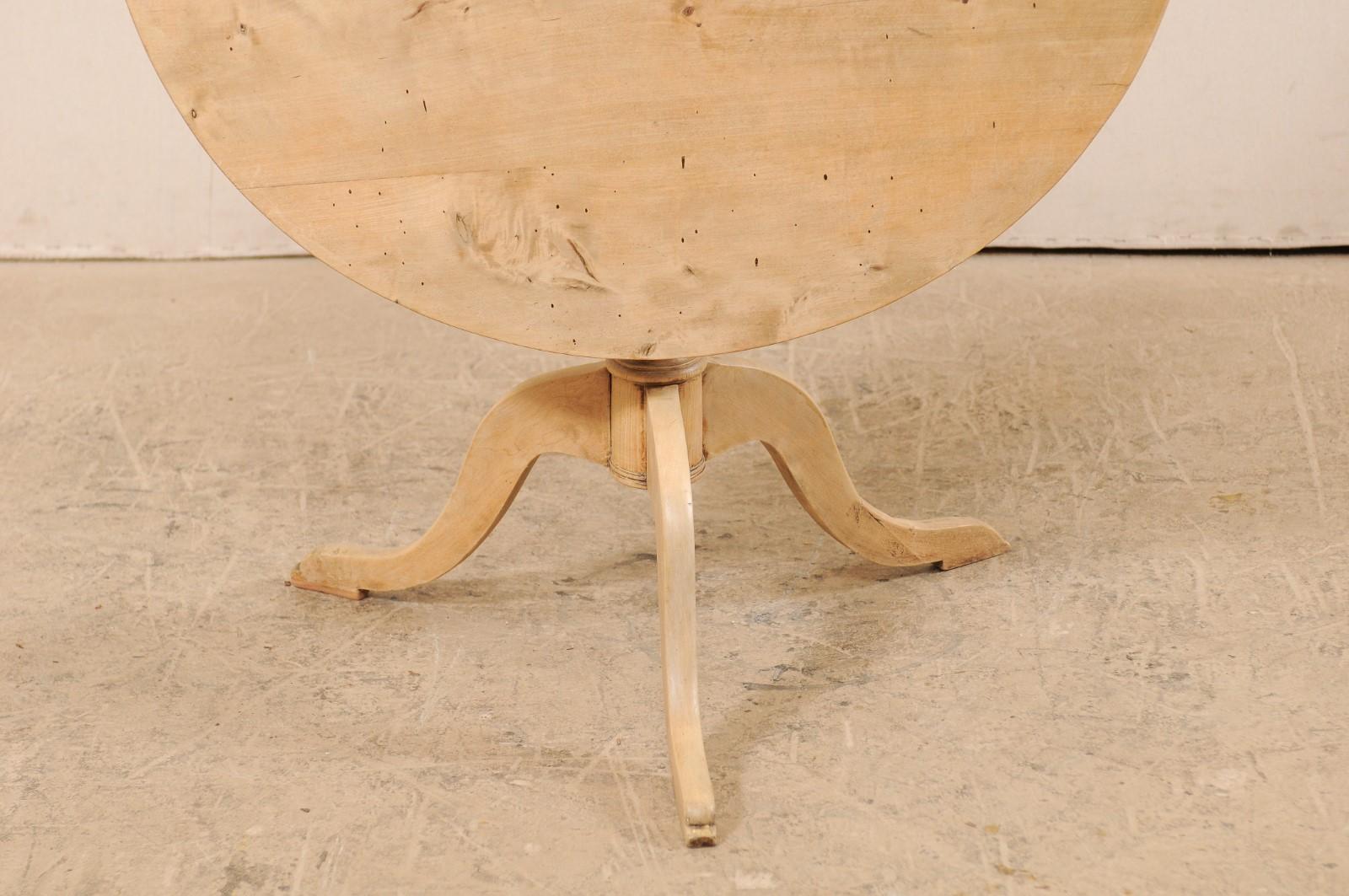 19th Century Swedish Round Bleached Wood Tilt-Top Guéridon Table 6