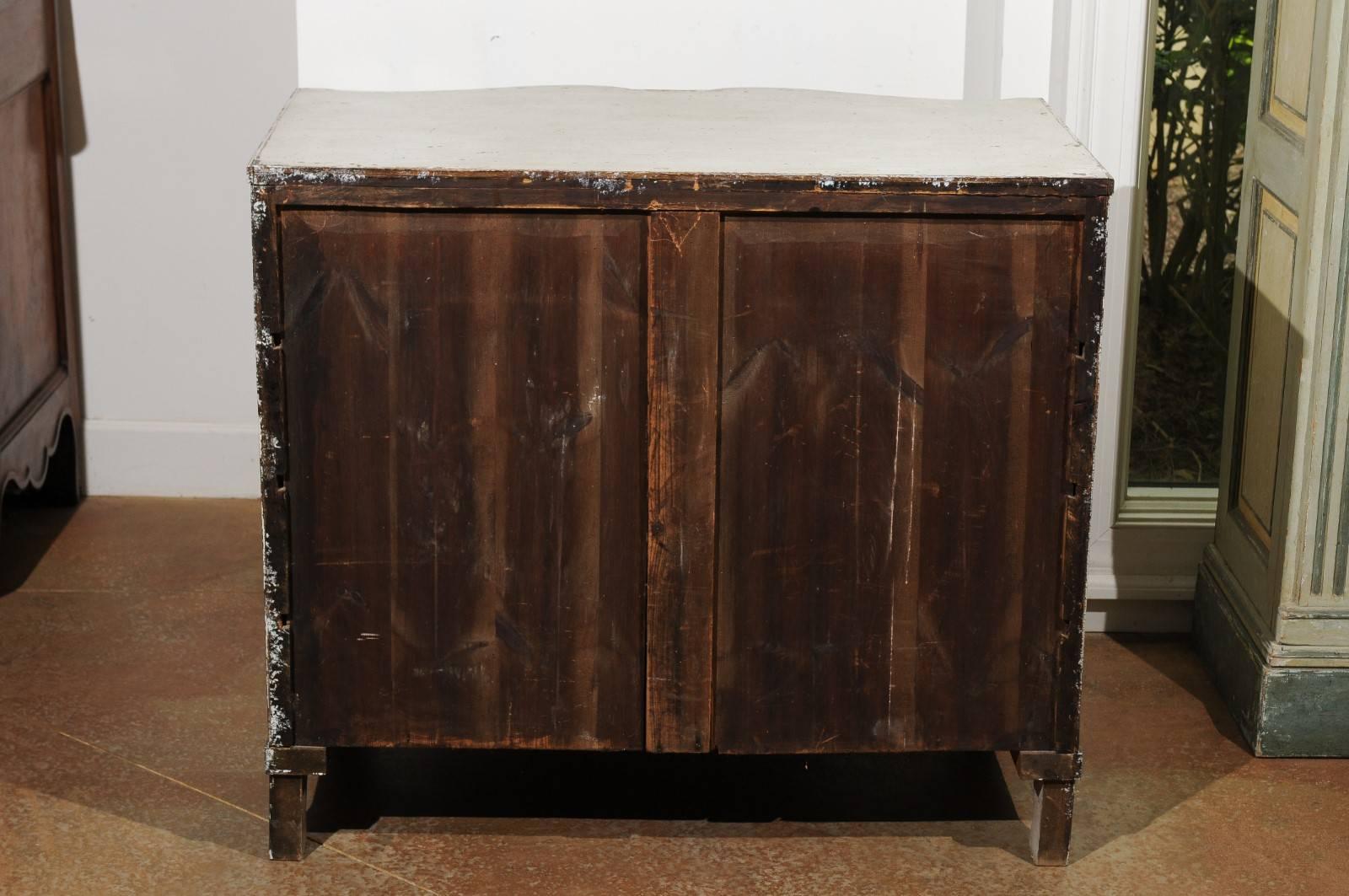 19th Century Swedish Serpentine Four-Drawer Commode with Weathered Finish For Sale 6