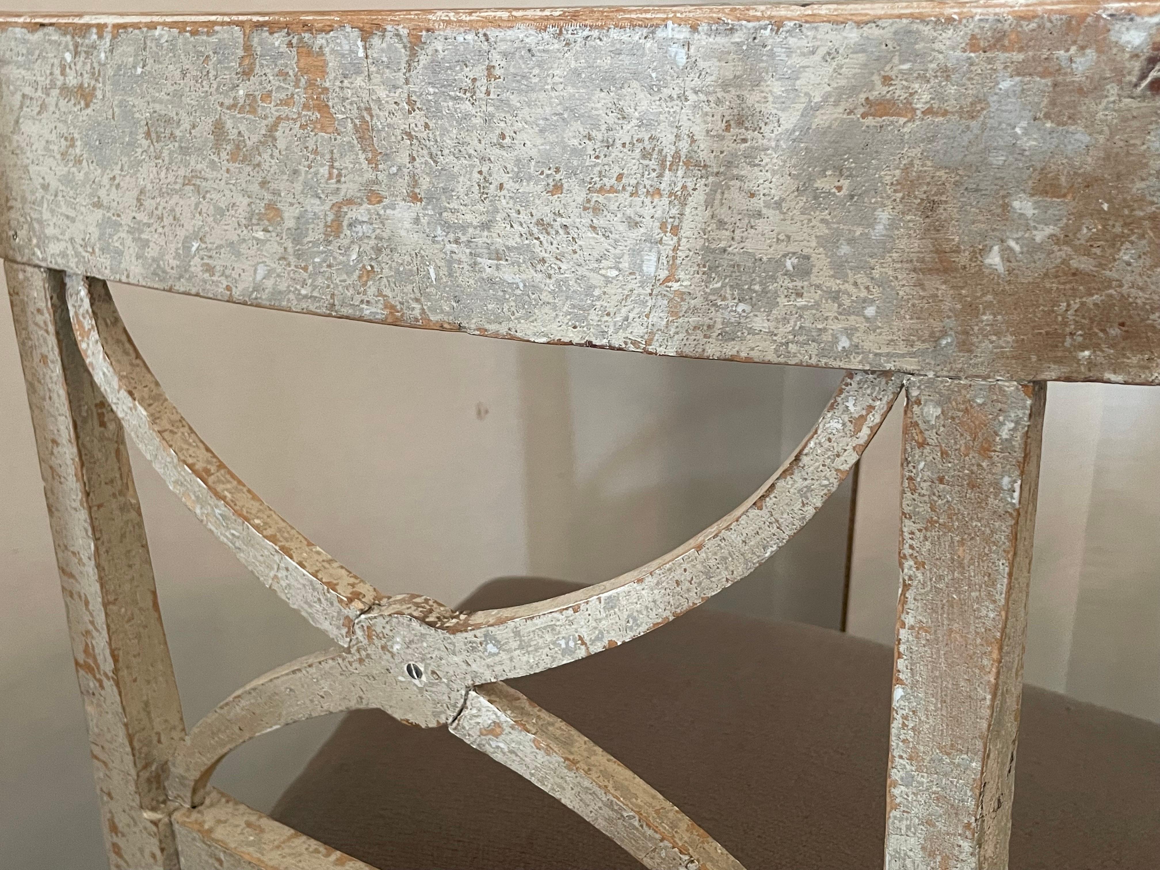 19th Century Swedish Set of 6 Painted Chairs In Good Condition In Round Top, TX