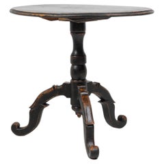 Antigua mesa de campo sueca auténtica con tablero basculante negro pequeño