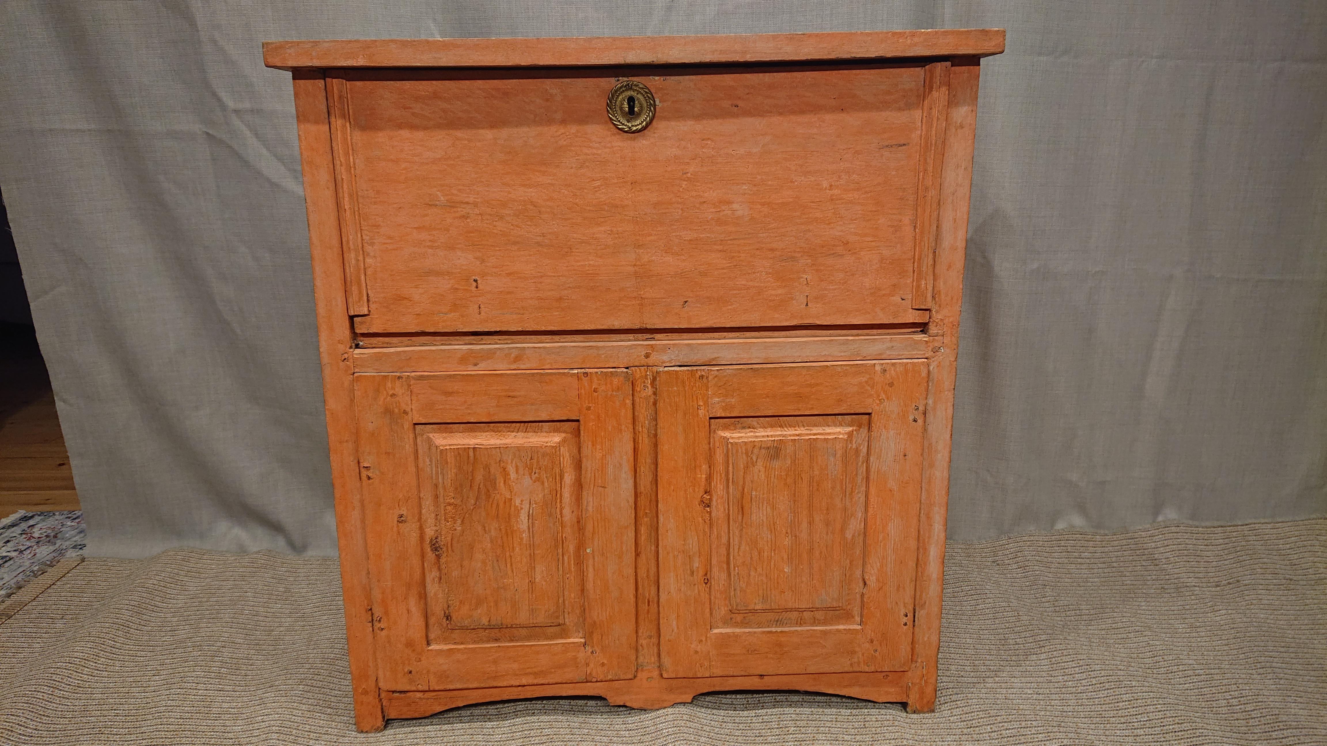 19th Century Swedish Small Gustavian Fall Front Desk with Original Paint 6