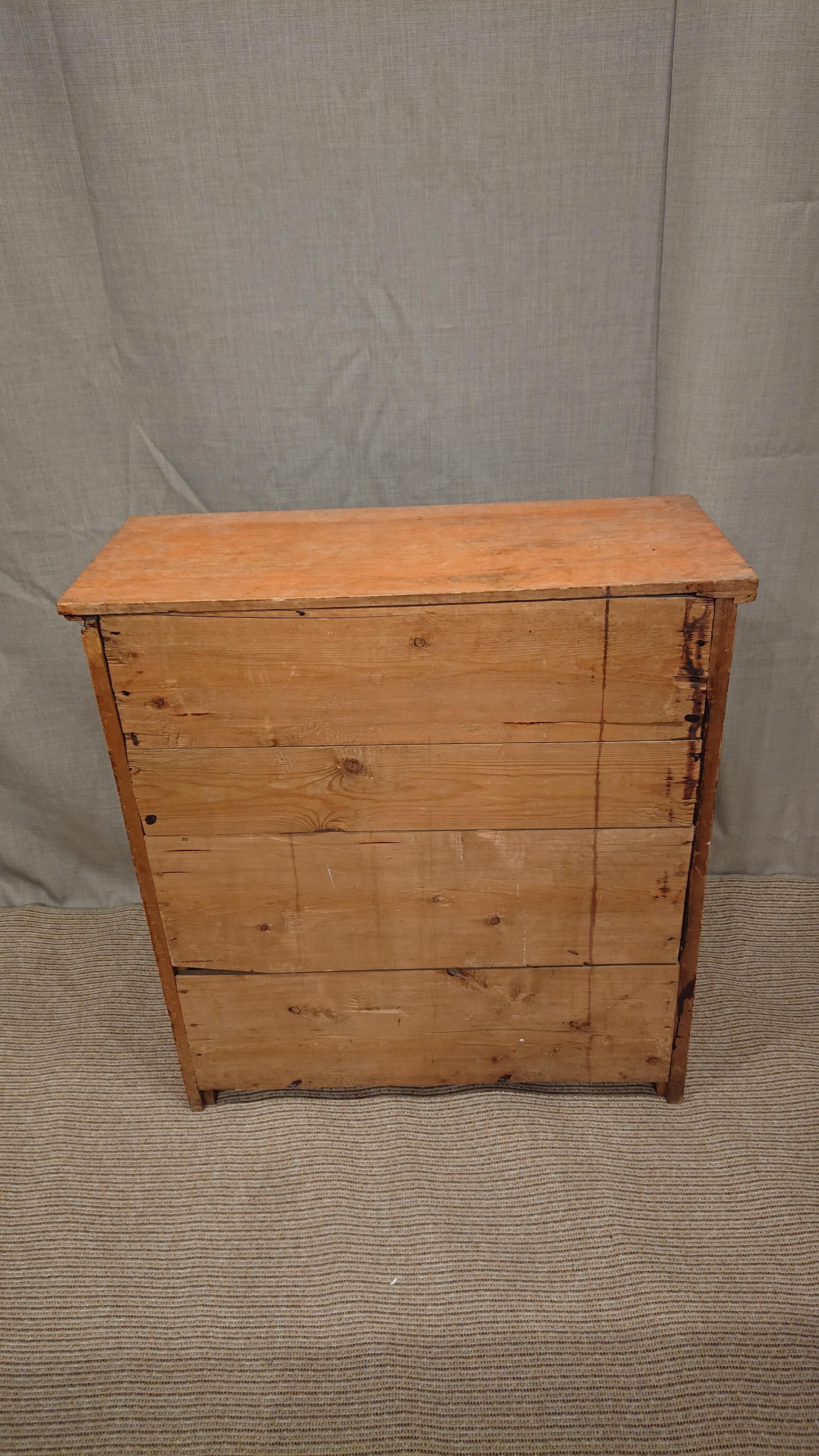 19th Century Swedish Small Gustavian Fall Front Desk with Original Paint For Sale 14