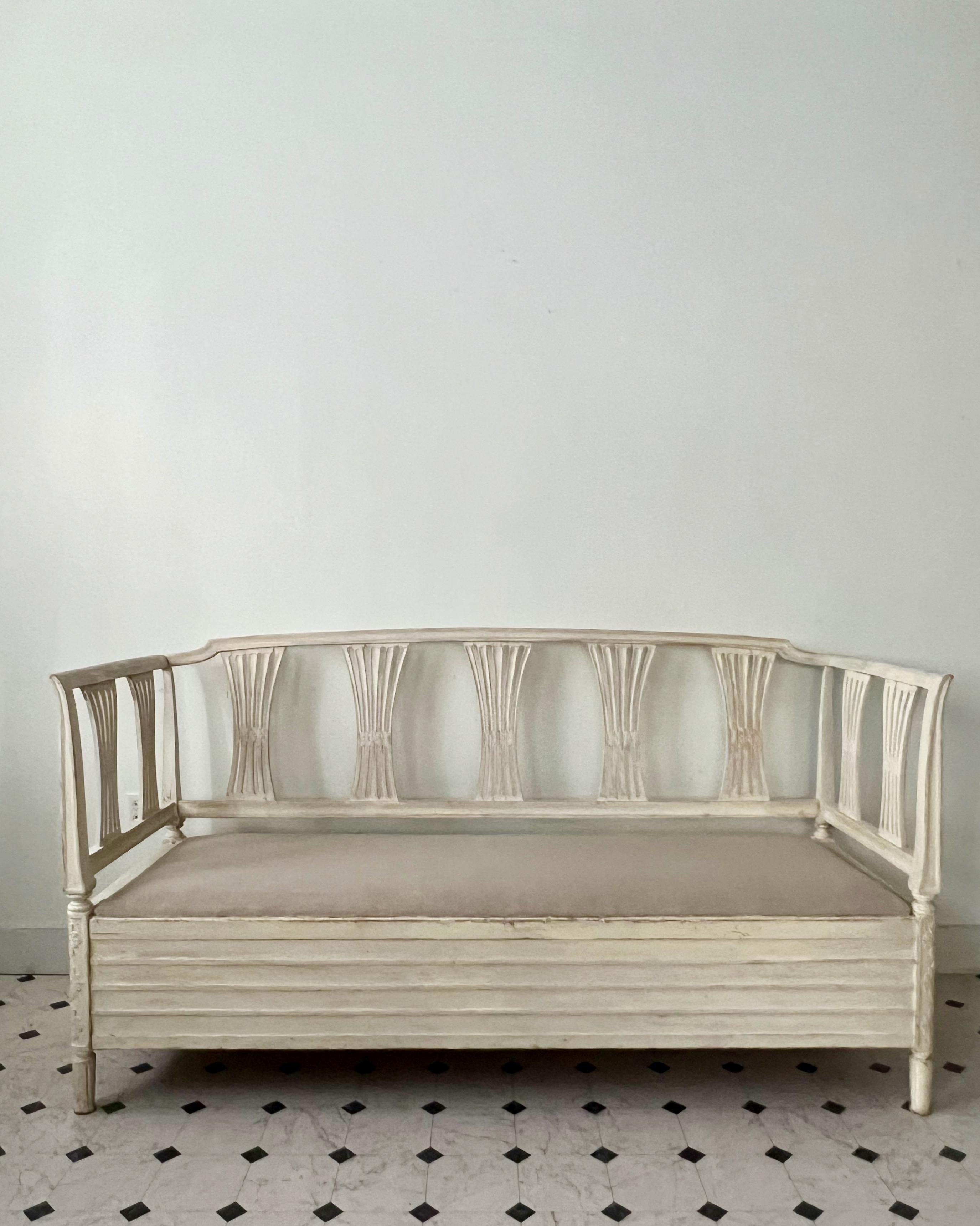 Hand-Carved 19th century Swedish Sofa Bench For Sale