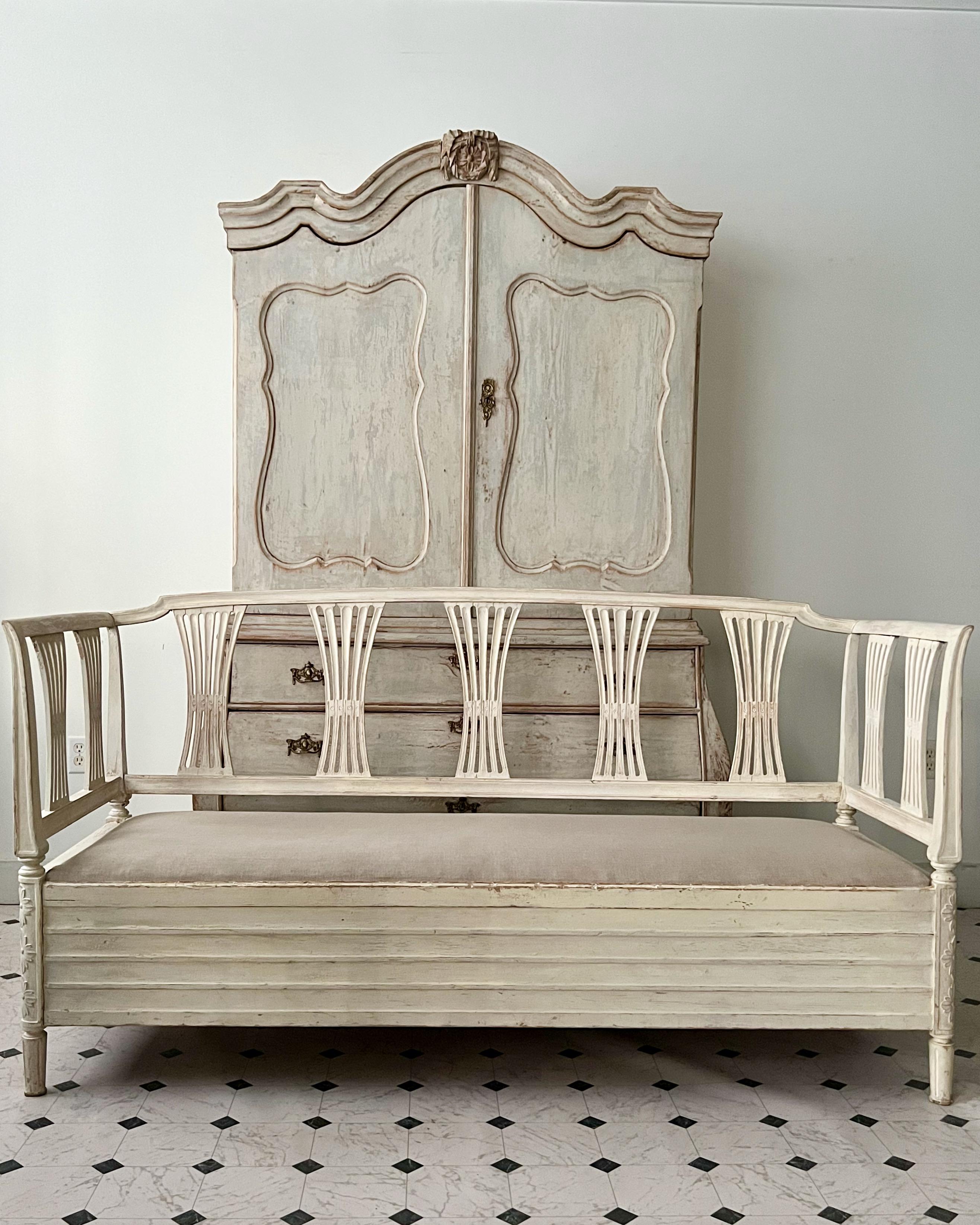 Linen 19th century Swedish Sofa Bench For Sale
