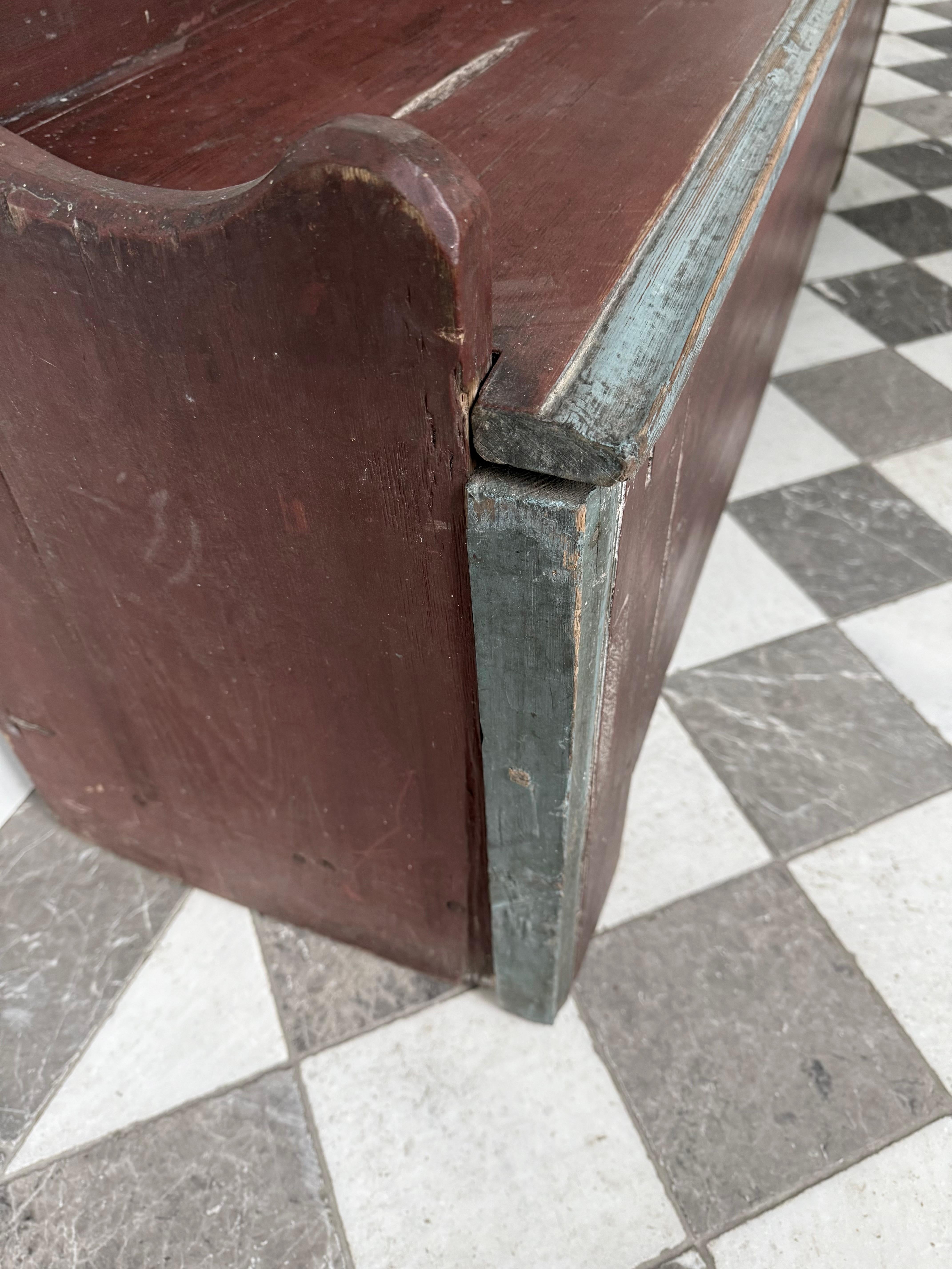 19th Century Swedish Storage Bench In Good Condition For Sale In Nijlen, BE