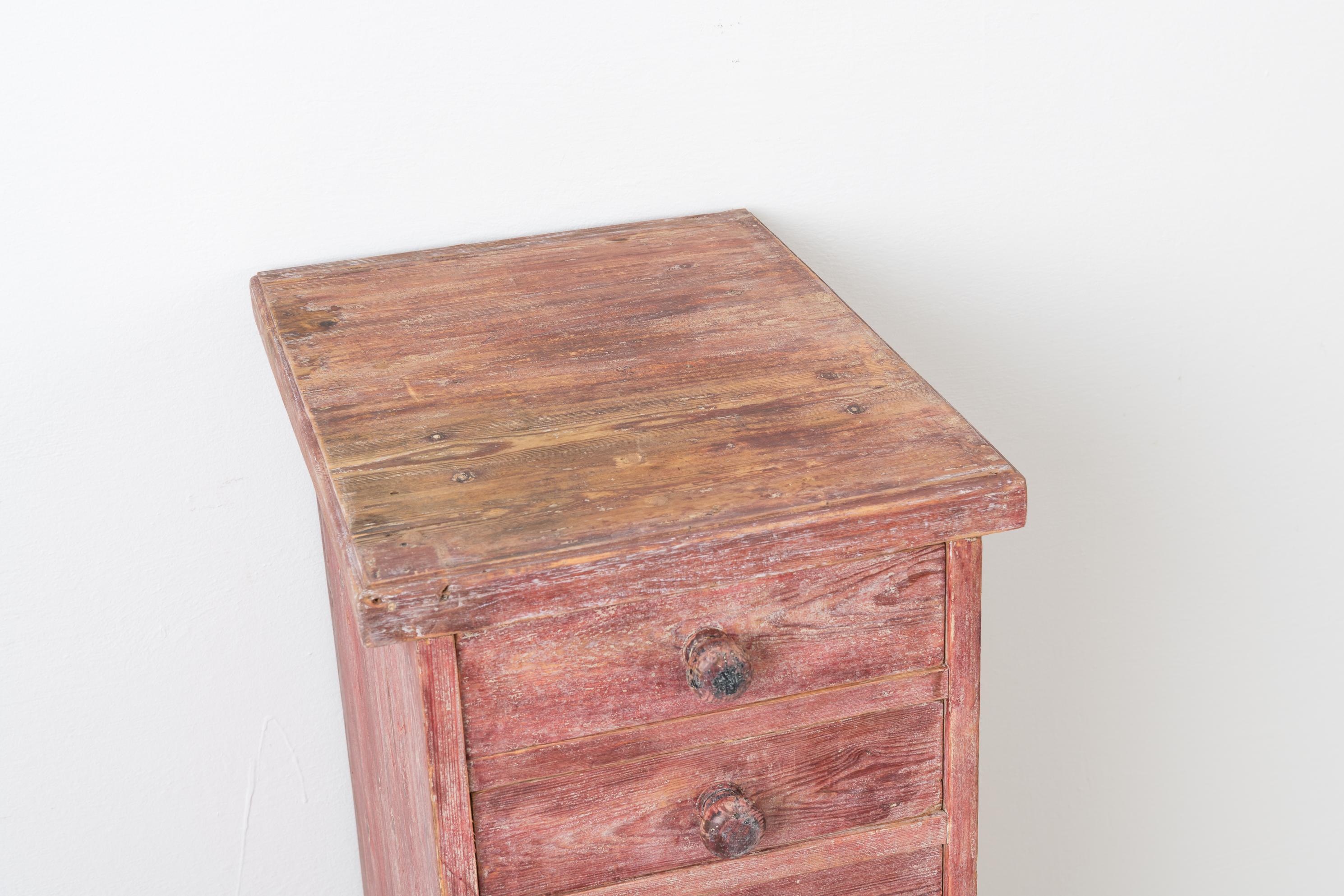 19th Century Swedish Tall Chest of Drawers For Sale 4