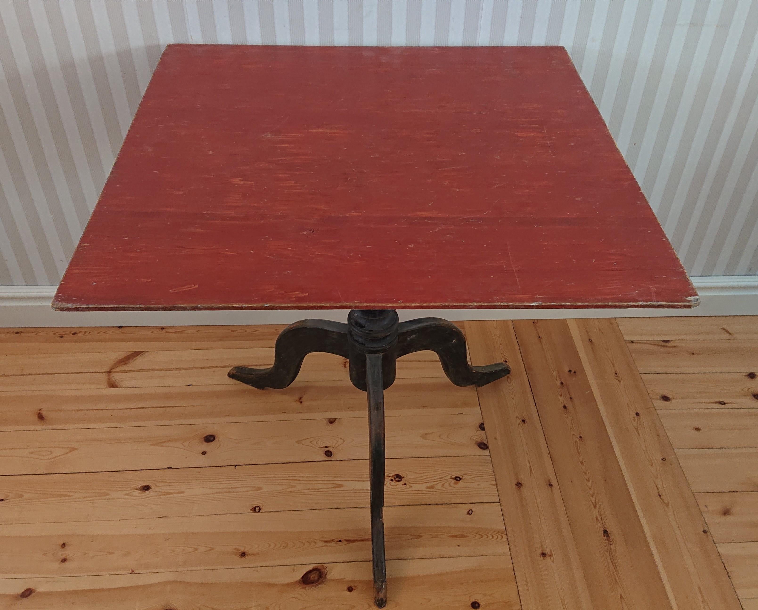 Hand-Carved 19th Century Swedish Tilt Top Table / Pedestal Table with Original Paint For Sale