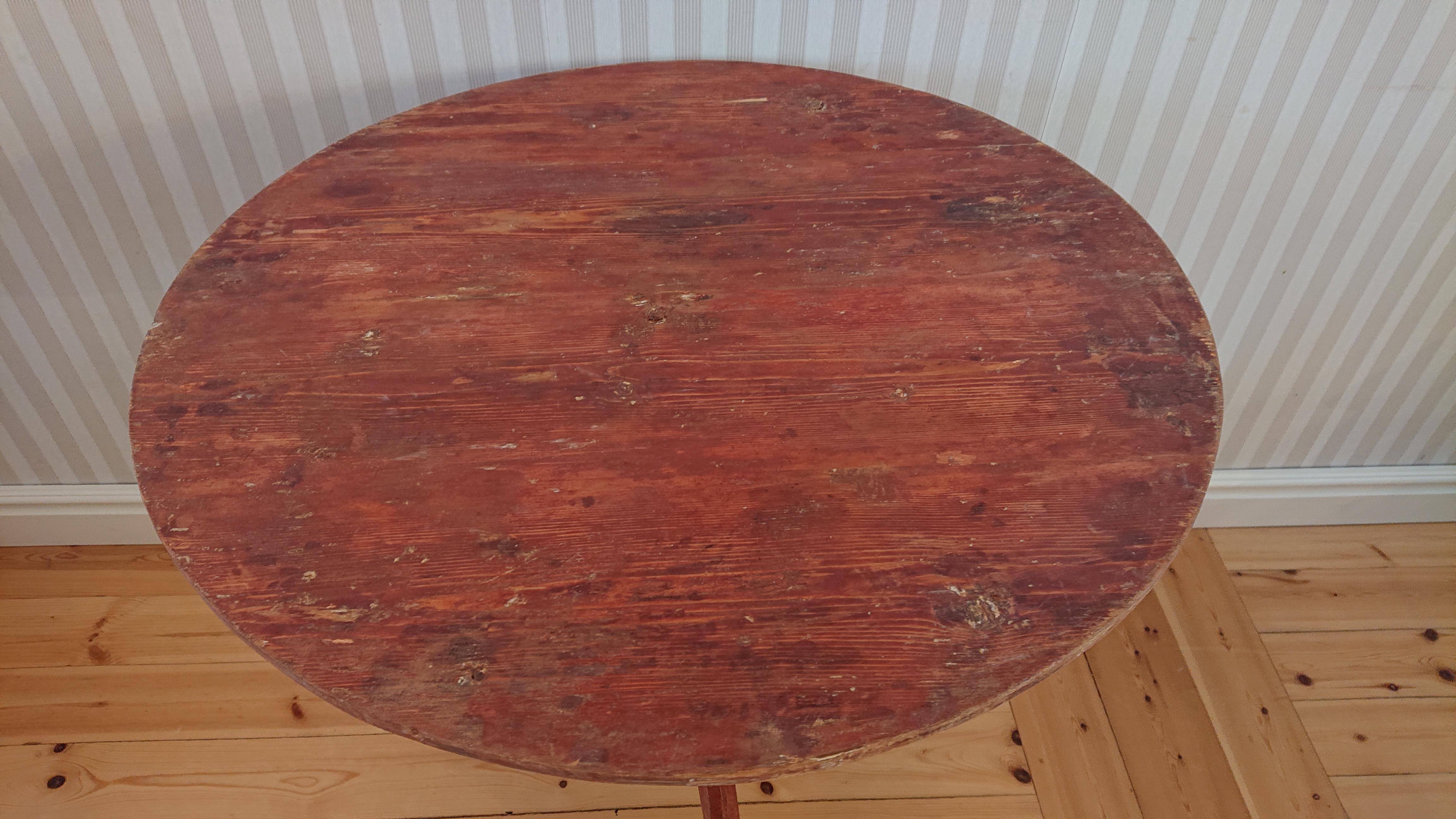 19th Century Swedish Tilt Top Table / Pillar Table with Original Paint For Sale 2