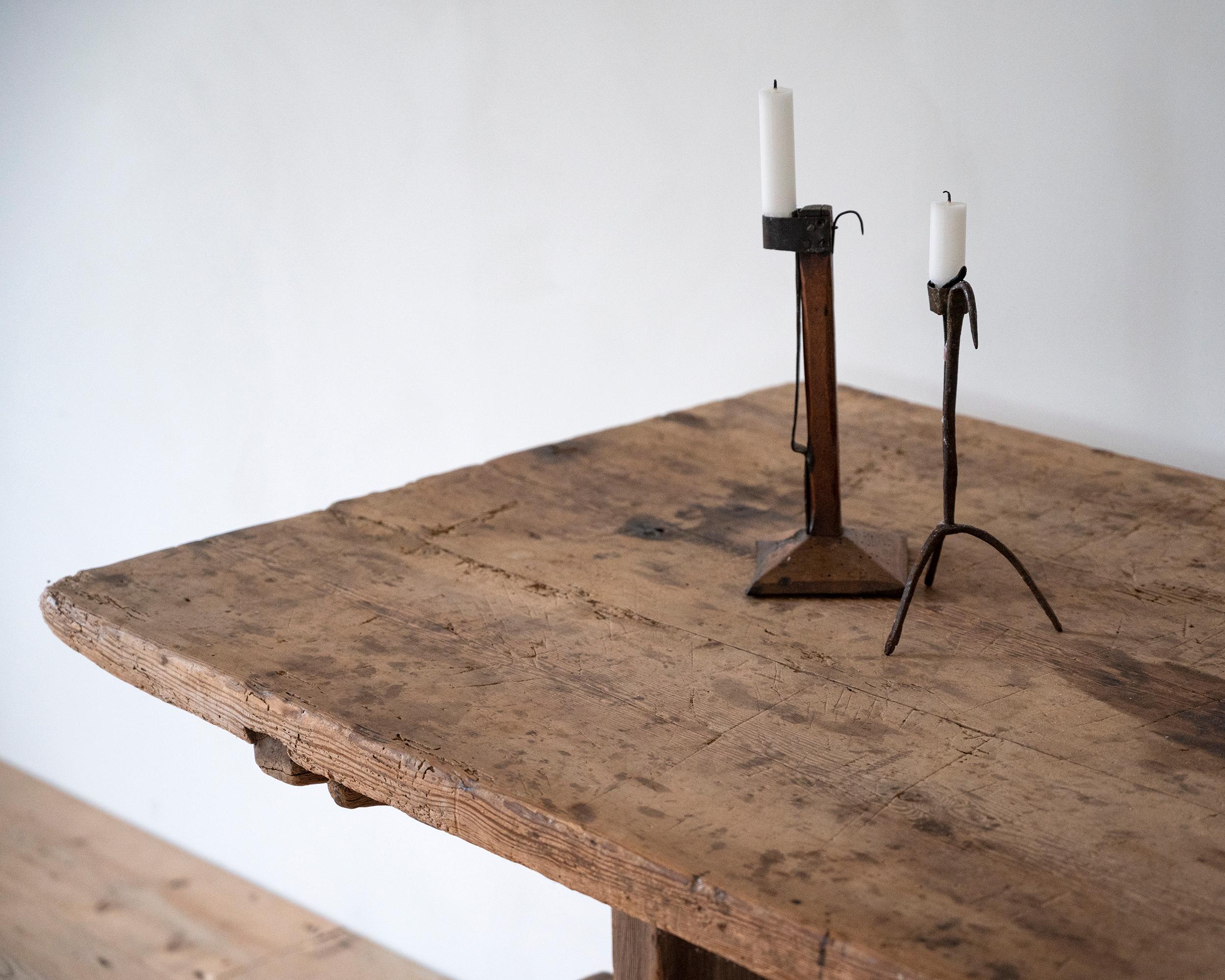 Schwedischer Trestle-Tisch aus dem 19. Jahrhundert im Zustand „Gut“ im Angebot in Mjöhult, SE