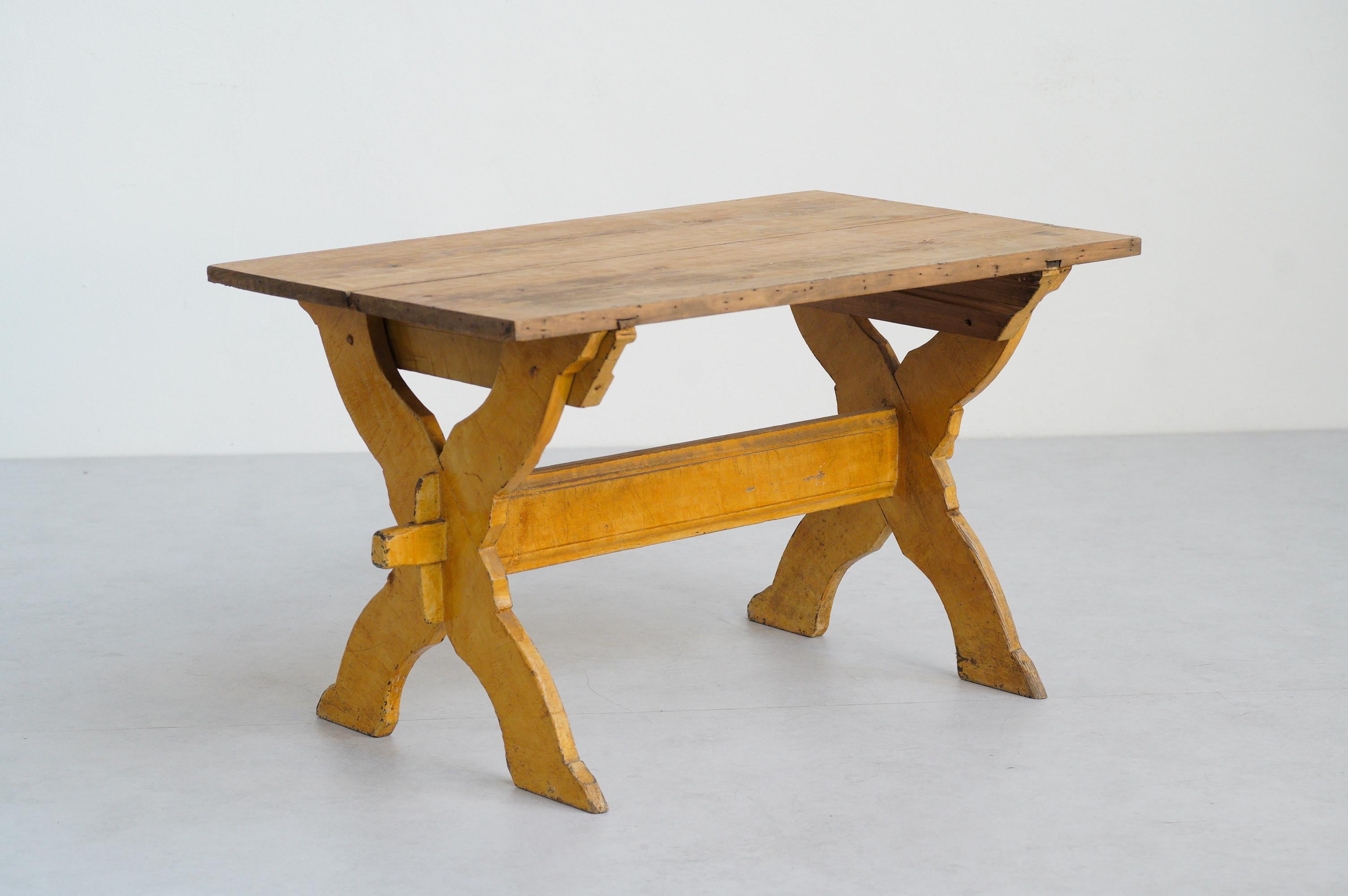 Table à tréteaux suédoise du 19e siècle en vente 1