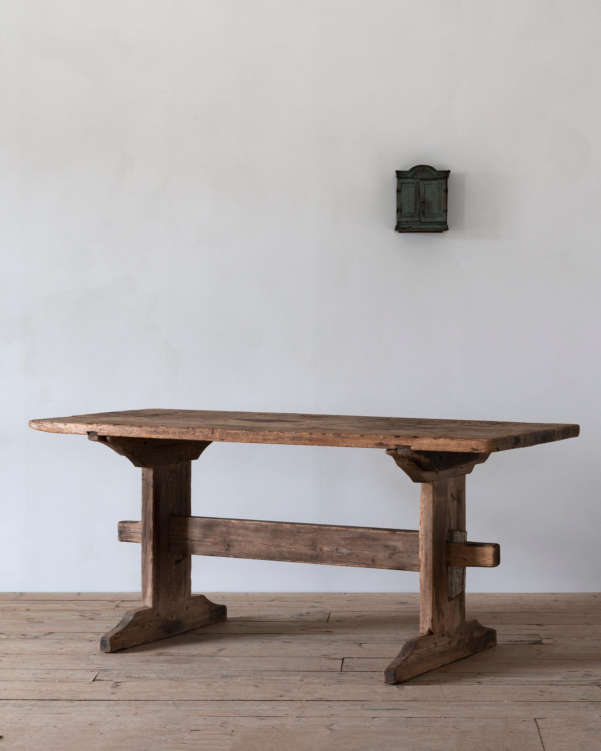 Schwedischer Trestle-Tisch aus dem 19. Jahrhundert im Angebot 1