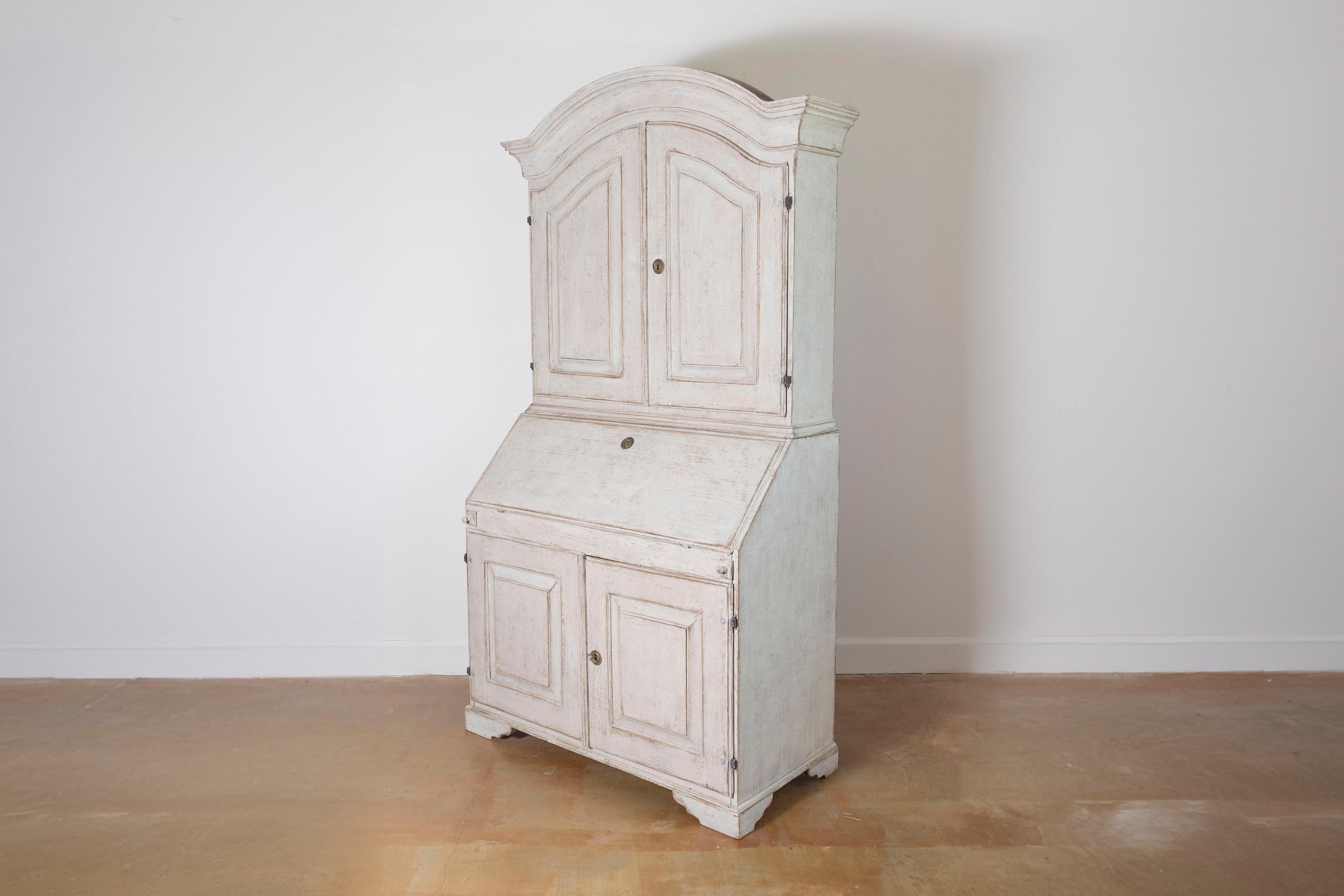 Secretaire sueco en dos partes del siglo XIX Circa 1810 Gustaviano en venta