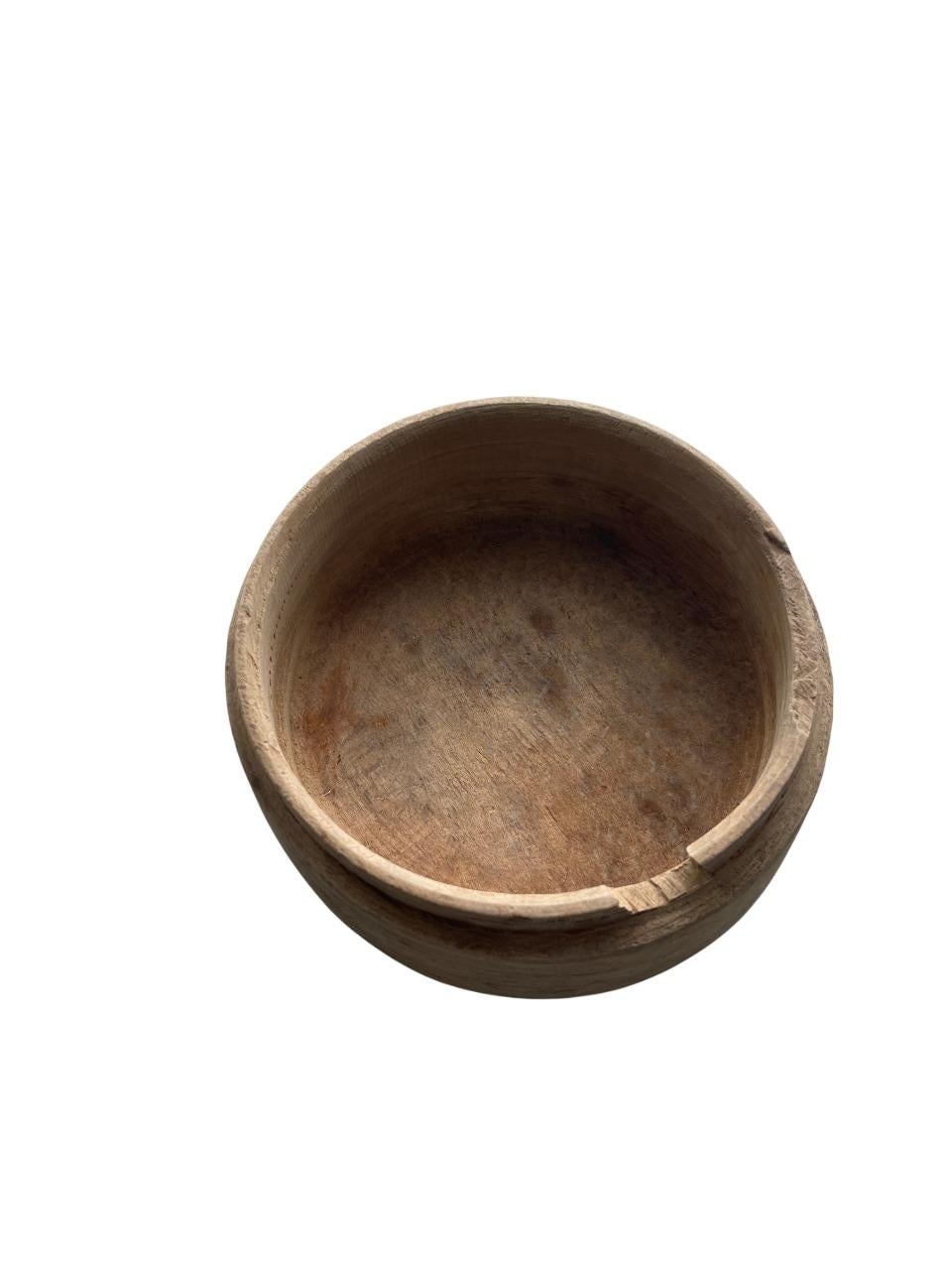 19th Century Swedish Wabi-Sabi Oak Lidded Box with Hand-Carved Patina For Sale 1