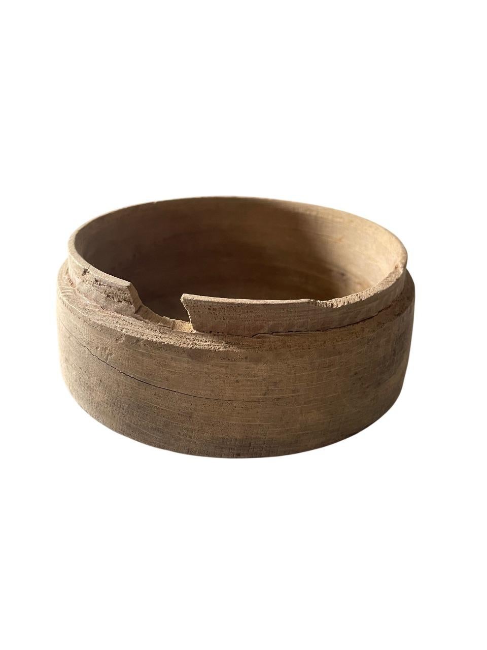 19th Century Swedish Wabi-Sabi Oak Lidded Box with Hand-Carved Patina For Sale 3