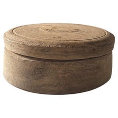 Boîte à couvercle en Oak Oak Wabi-Sabi suédois du 19e siècle avec patine sculptée à la main
