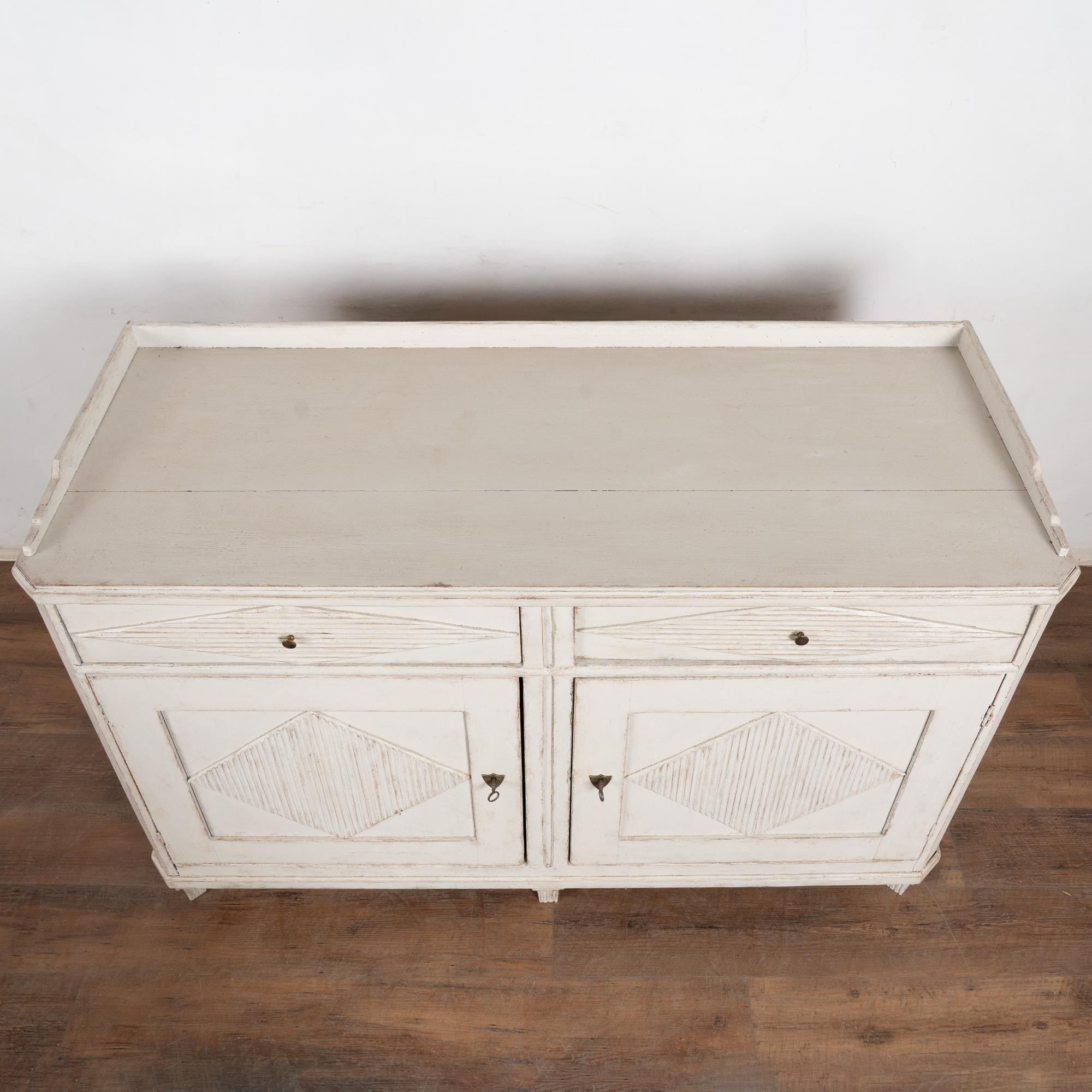 19th Century Swedish White Gustavian Sideboard Buffet For Sale 1