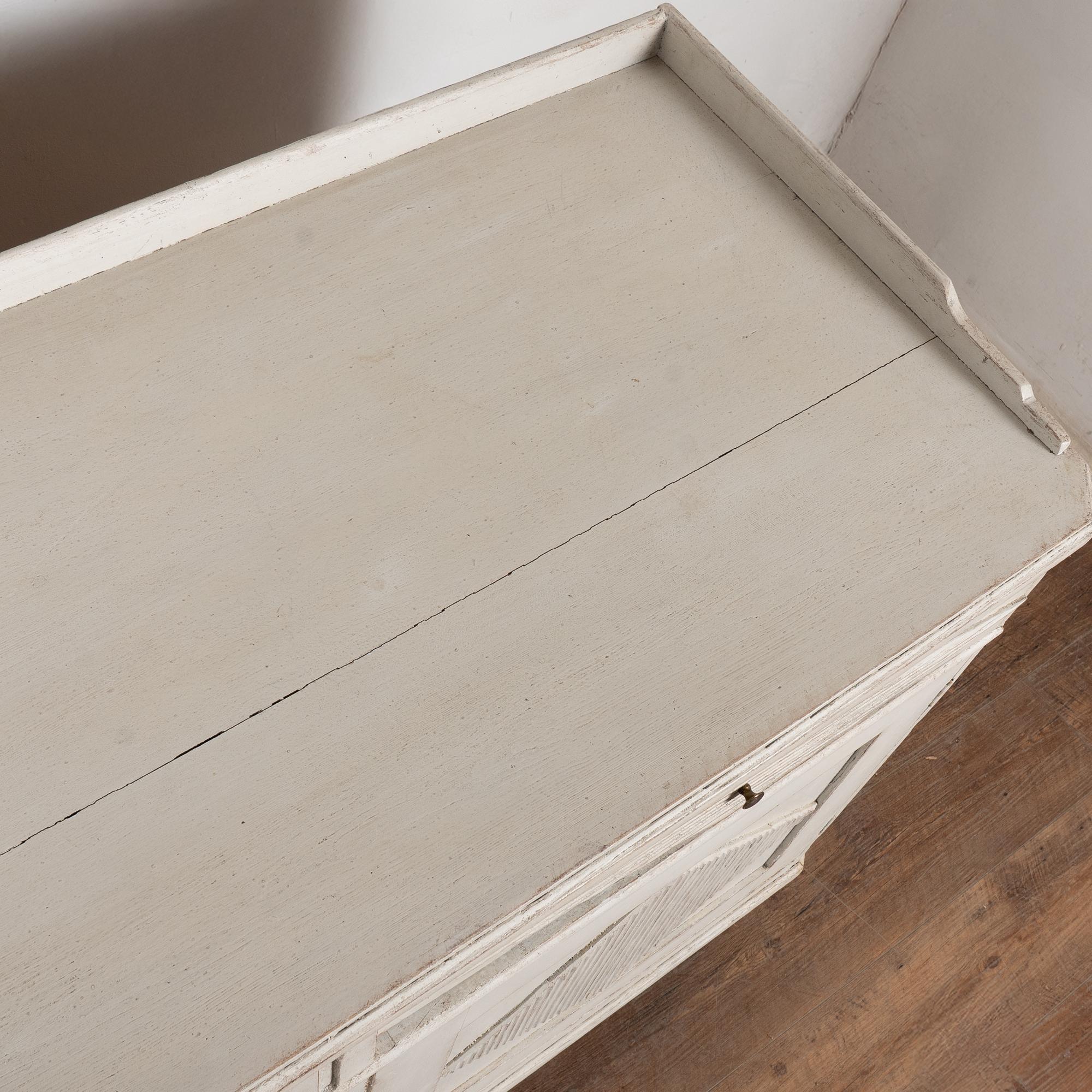 19th Century Swedish White Gustavian Sideboard Buffet For Sale 3