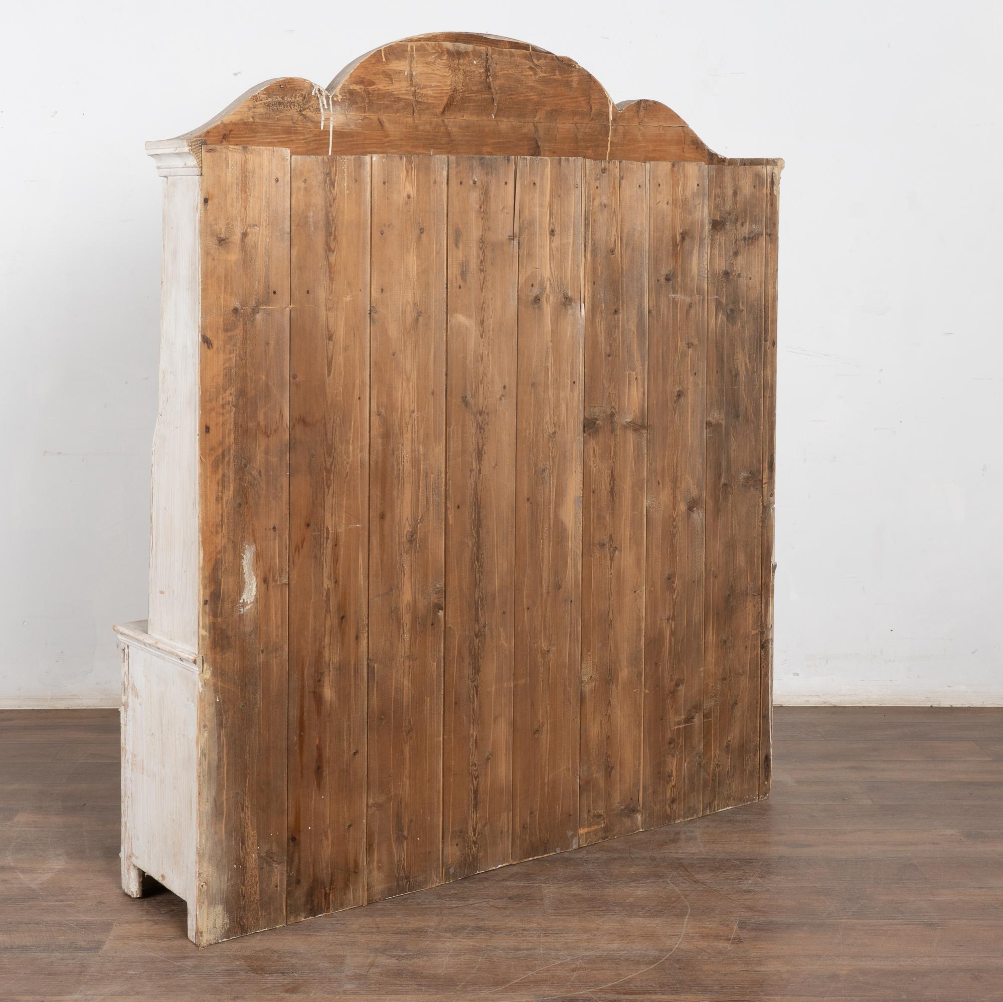 19th Century Swedish White Pine Display Cabinet with Large Plate Rack For Sale 9