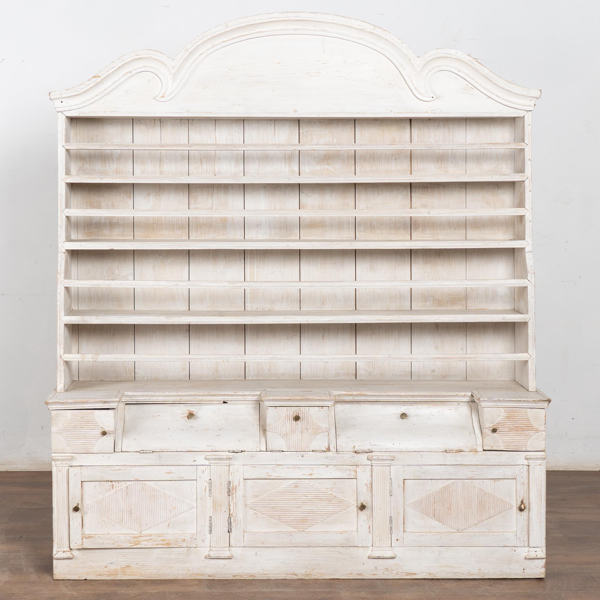 19th Century Swedish White Pine Display Cabinet with Large Plate Rack In Good Condition For Sale In Round Top, TX