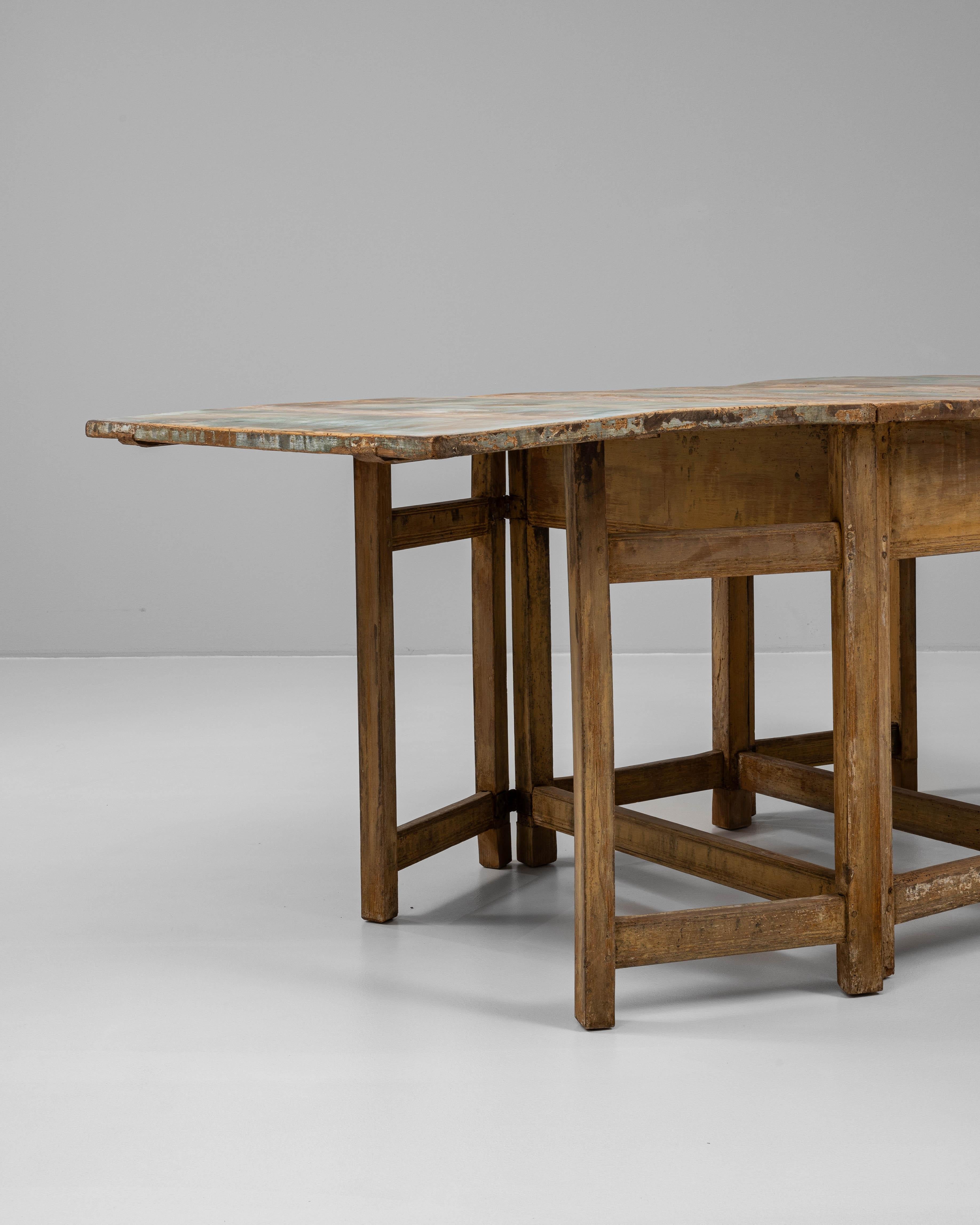 19th Century Swedish Wood Patinated Drop Leaf Table en vente 5