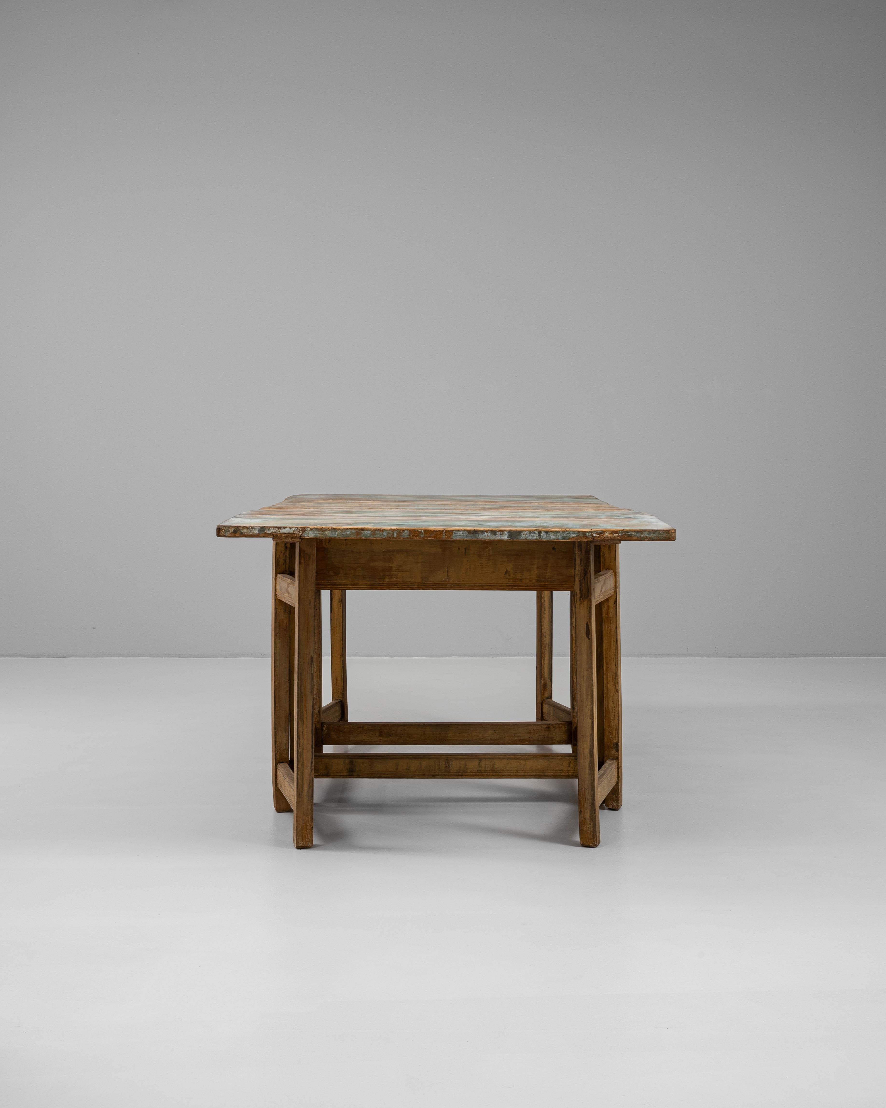 Bois 19th Century Swedish Wood Patinated Drop Leaf Table en vente