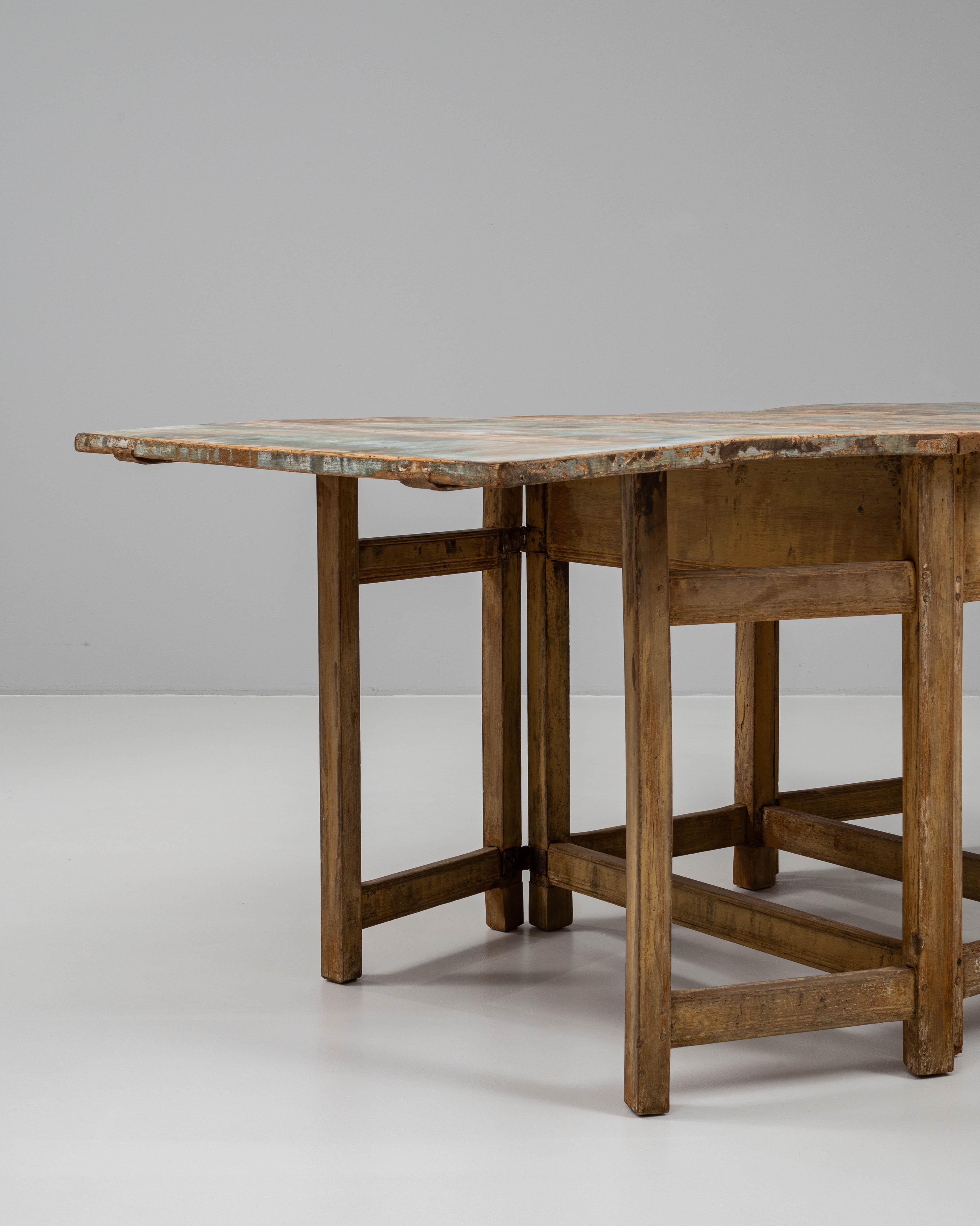 19th Century Swedish Wood Patinated Drop Leaf Table en vente 3