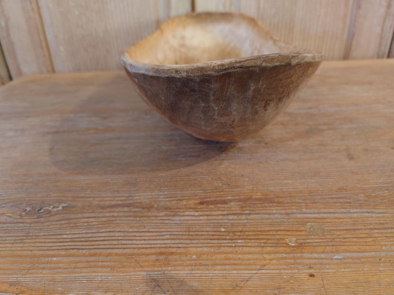 19th Century Swedish Wooden bowl dated 1868 For Sale 1