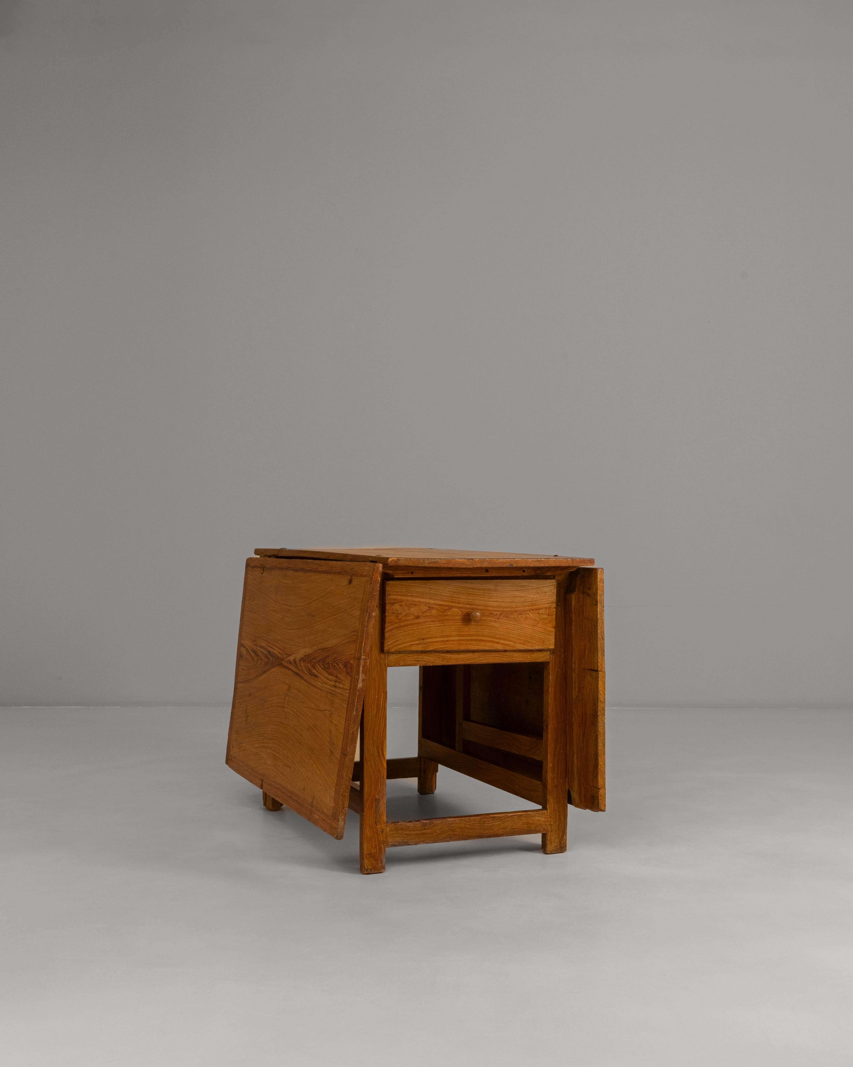 19th Century Swedish Wooden Drop Leaf Table In Original Patina For Sale 8