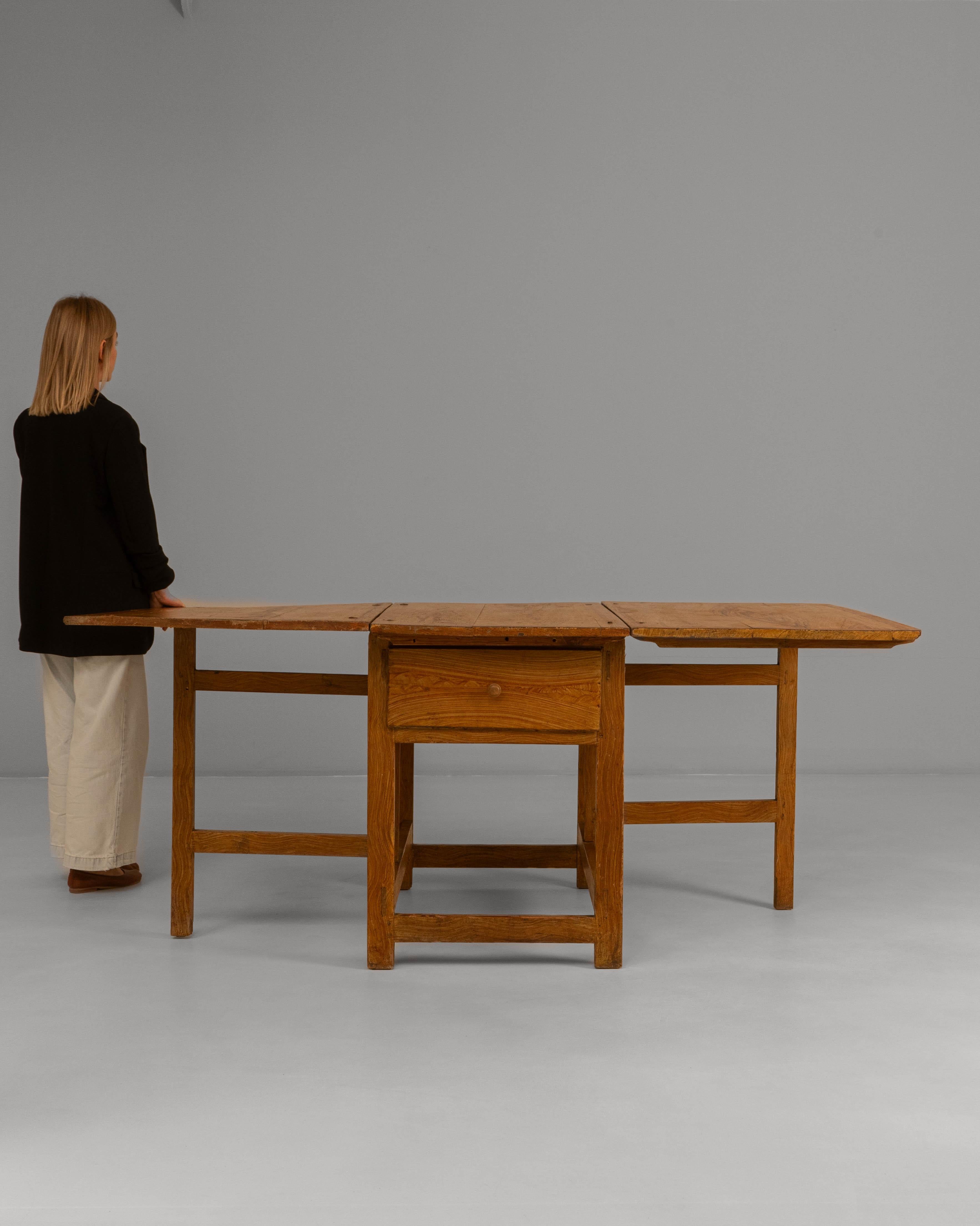 19th Century Swedish Wooden Drop Leaf Table In Original Patina For Sale 2