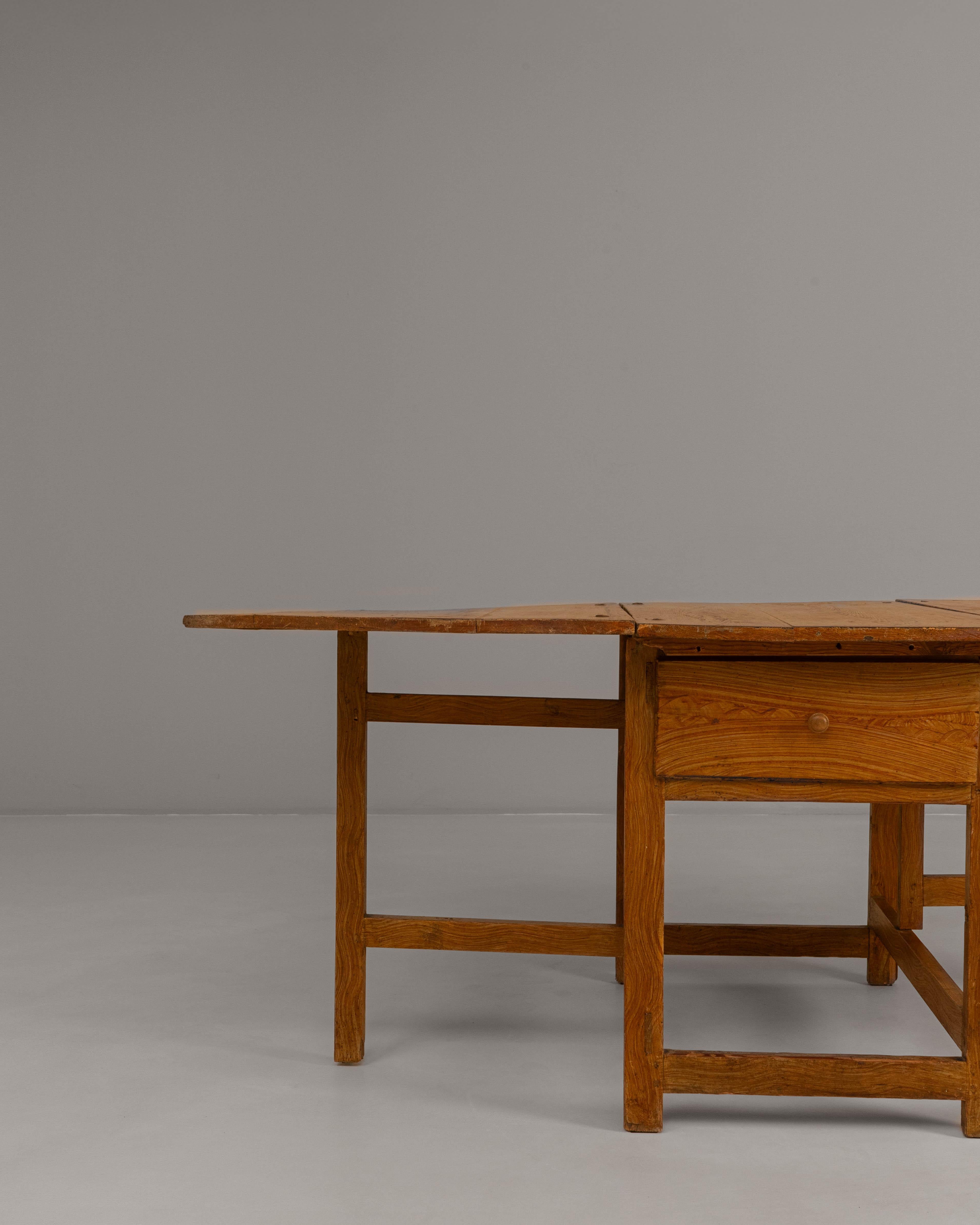 19th Century Swedish Wooden Drop Leaf Table In Original Patina For Sale 3