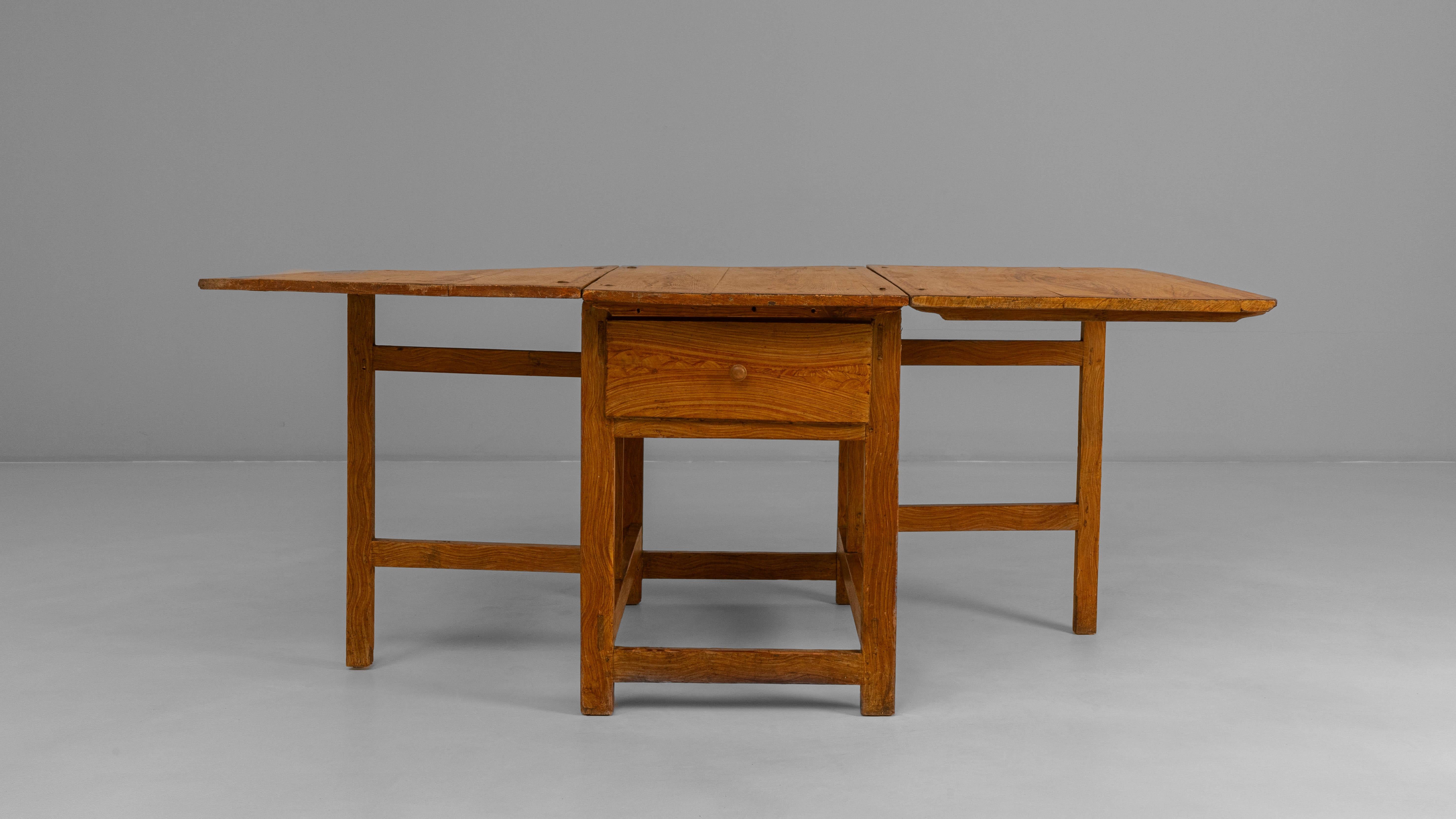 19th Century Swedish Wooden Drop Leaf Table In Original Patina For Sale 4