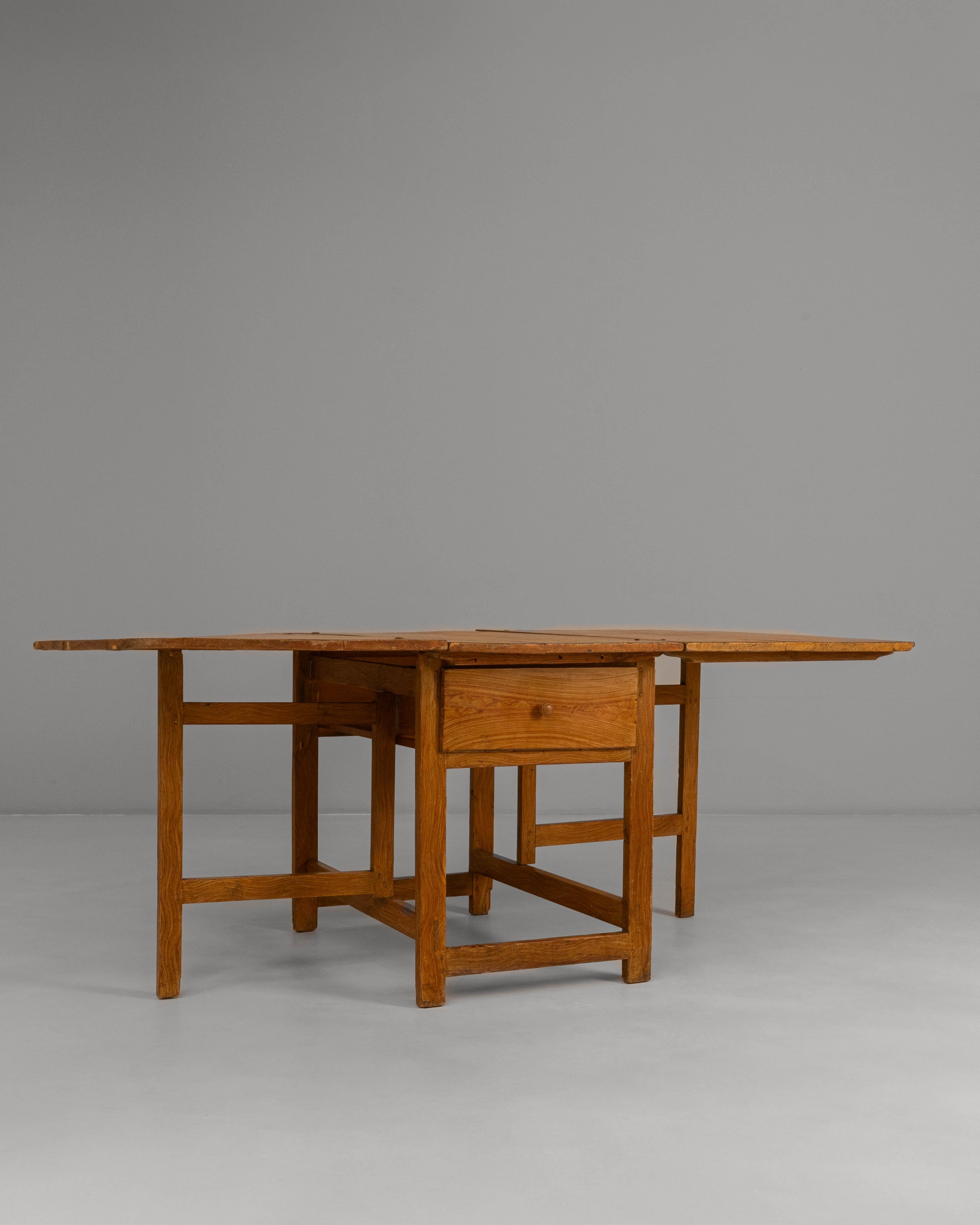 19th Century Swedish Wooden Drop Leaf Table In Original Patina For Sale 5