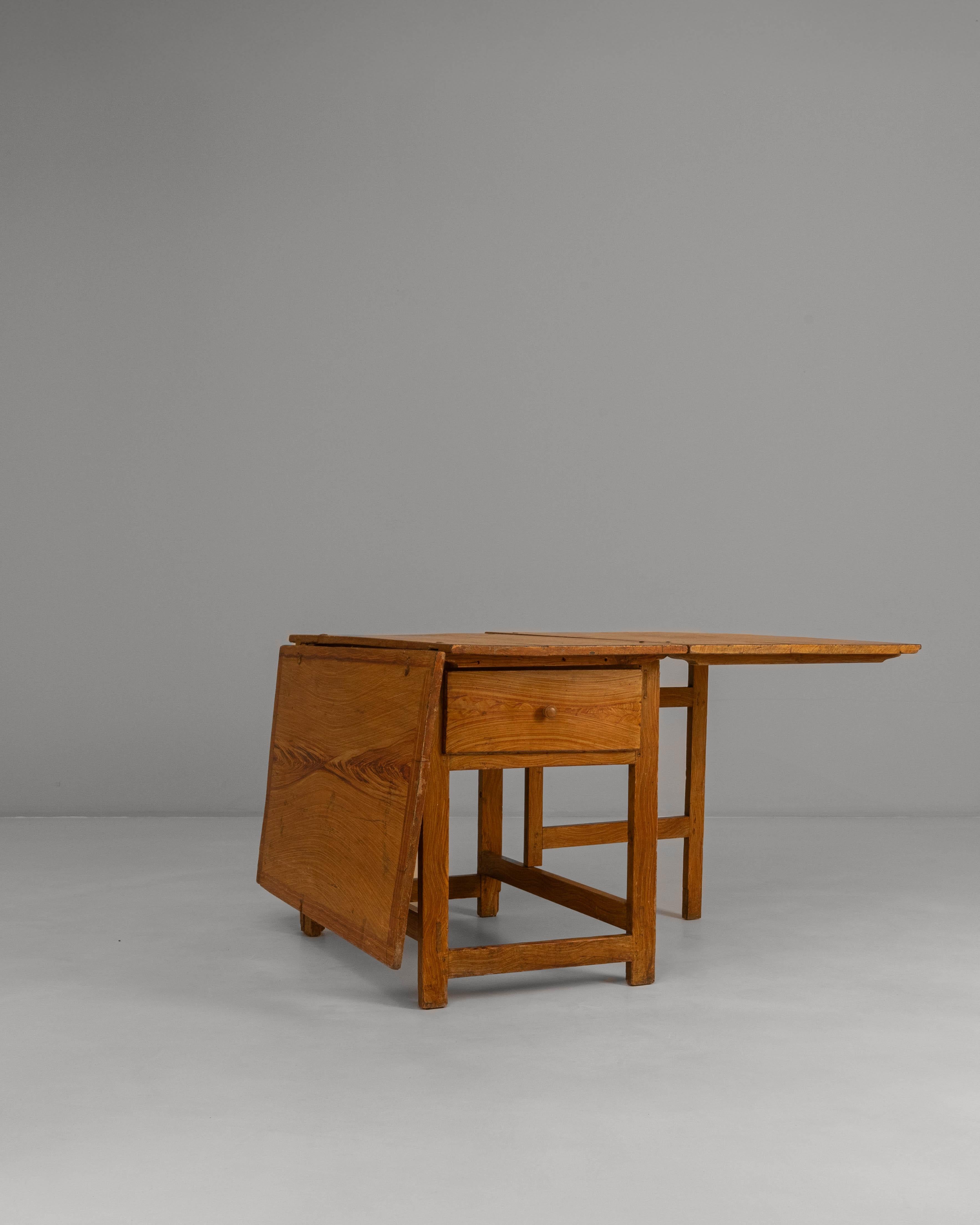 19th Century Swedish Wooden Drop Leaf Table In Original Patina For Sale 6