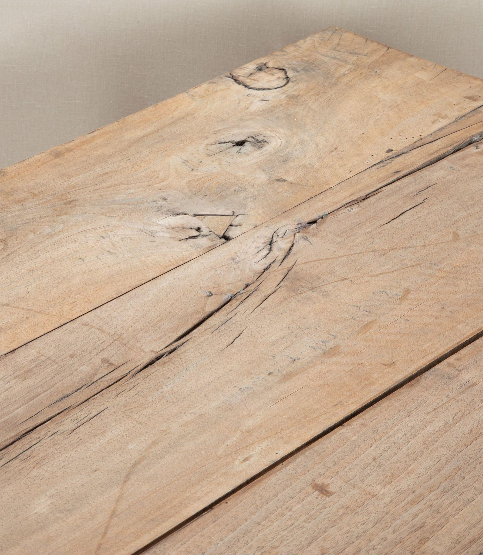 Mesa sueca del siglo XIX con marco en X Álamo en venta