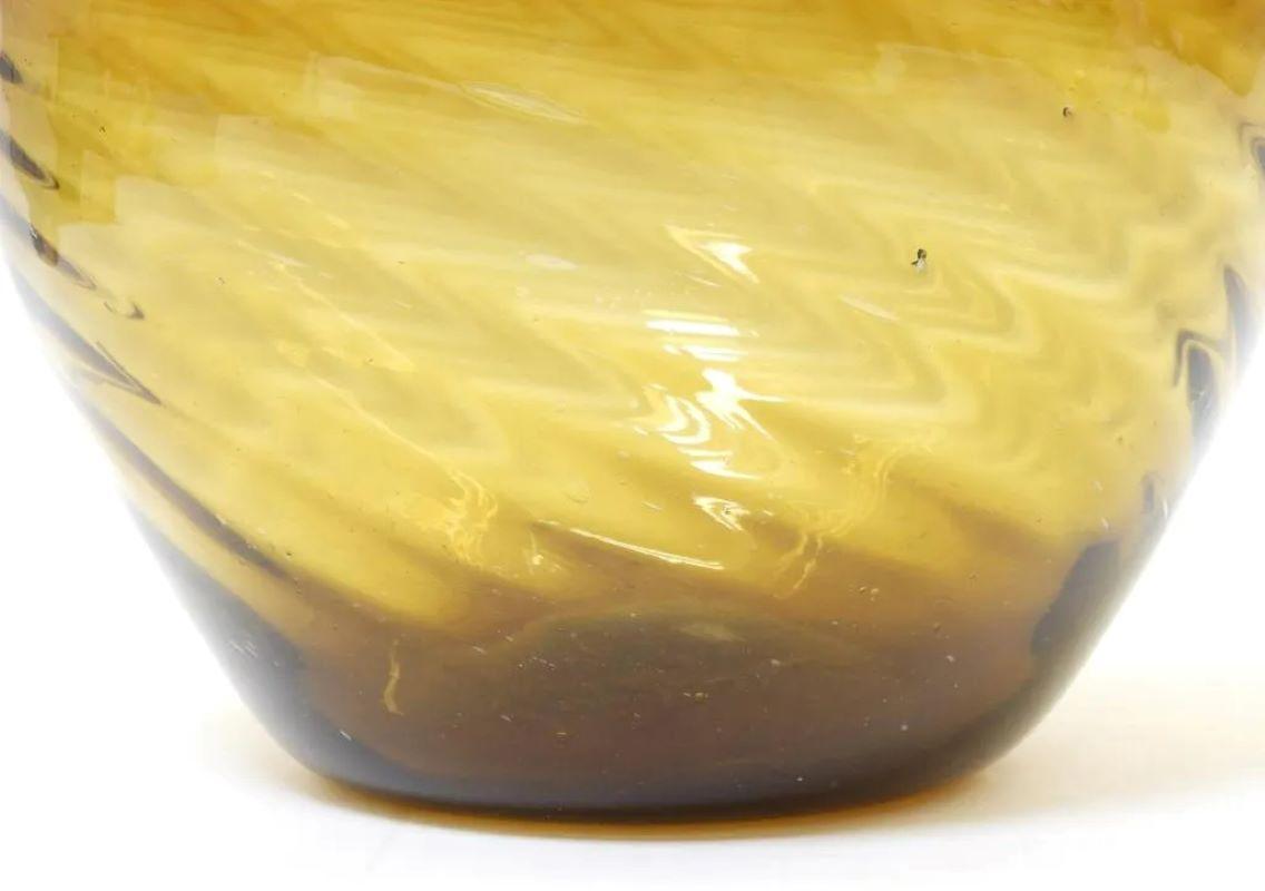 19th Century Swirled Glass Vase, Likely Zanesville Ohio In Good Condition For Sale In Doylestown, PA