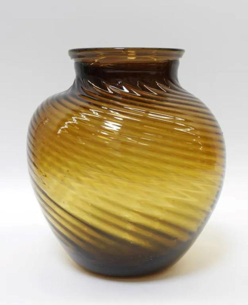 19th Century Swirled Glass Vase, Likely Zanesville Ohio For Sale 1